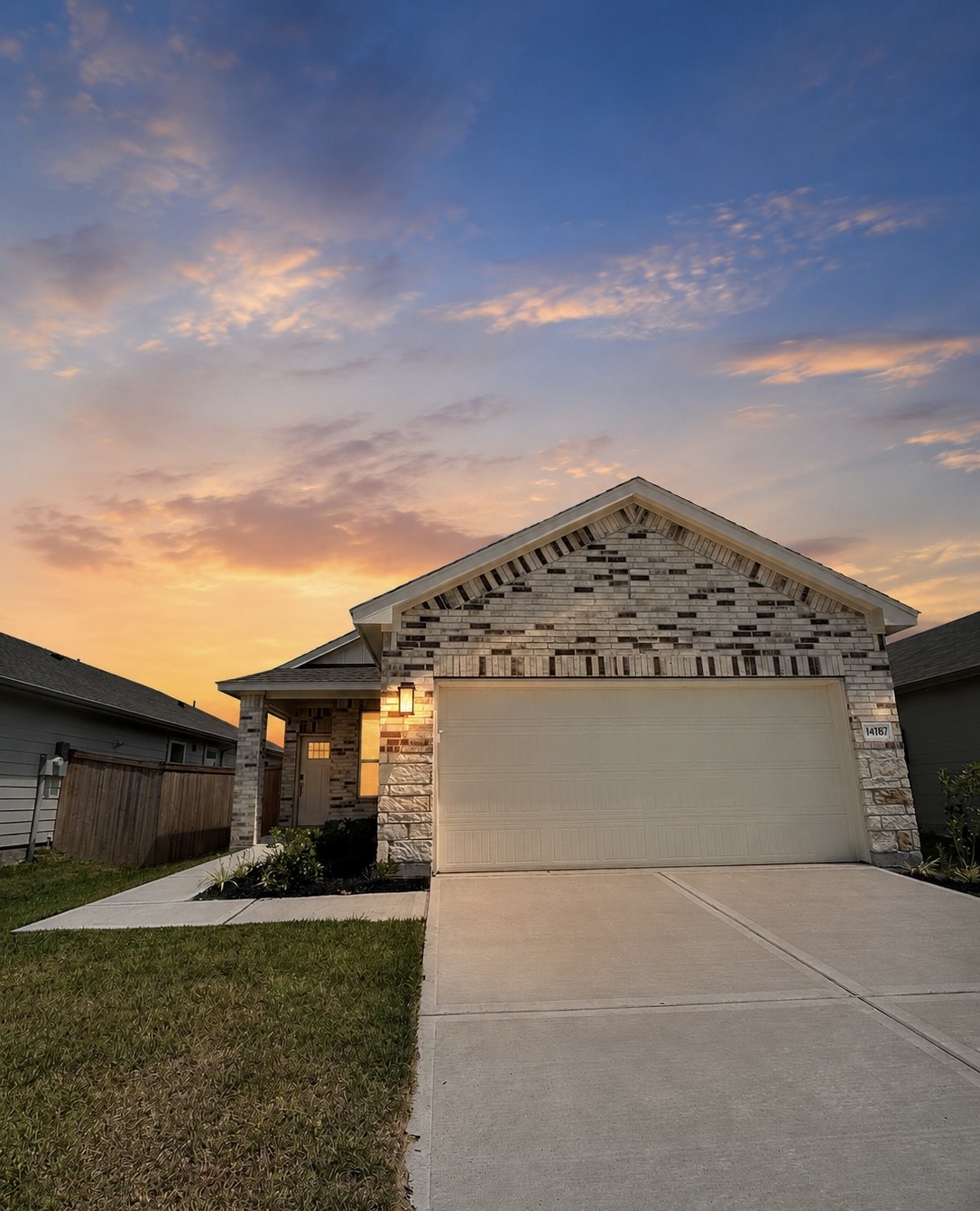14187 Granger Pointe Property Photo 2