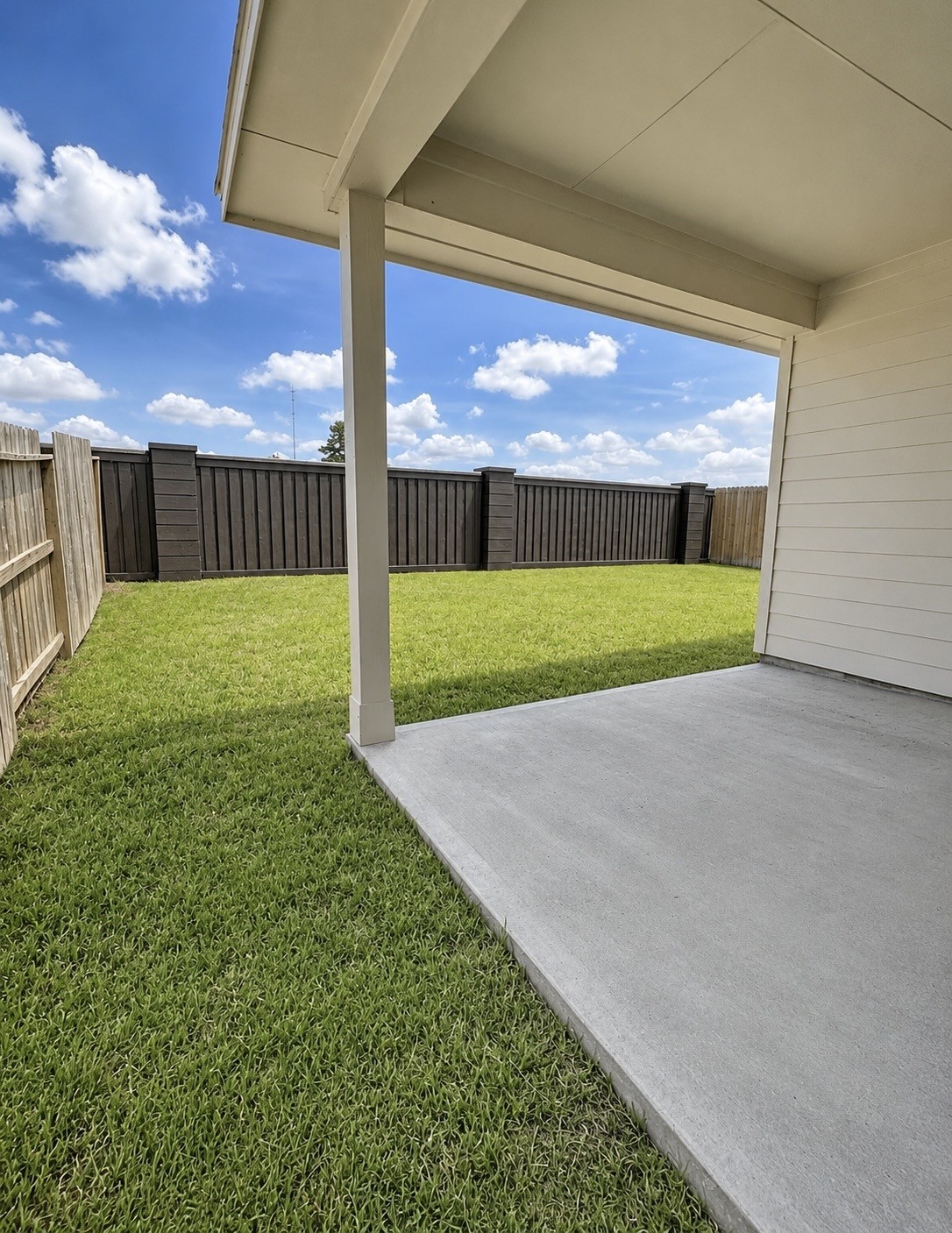 14187 Granger Pointe Property Photo 5