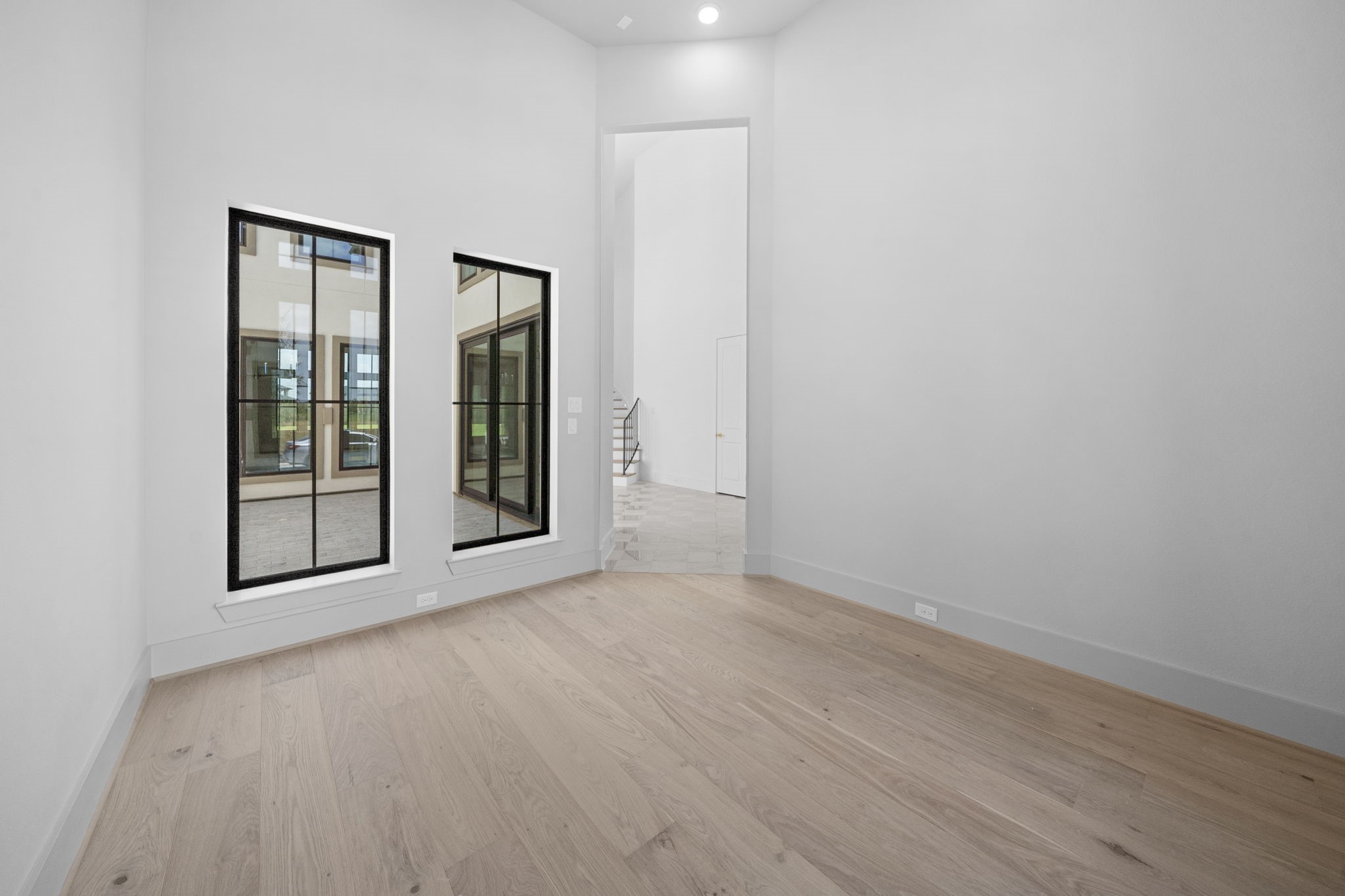 22015 Shale Barren Court Property Photo 6