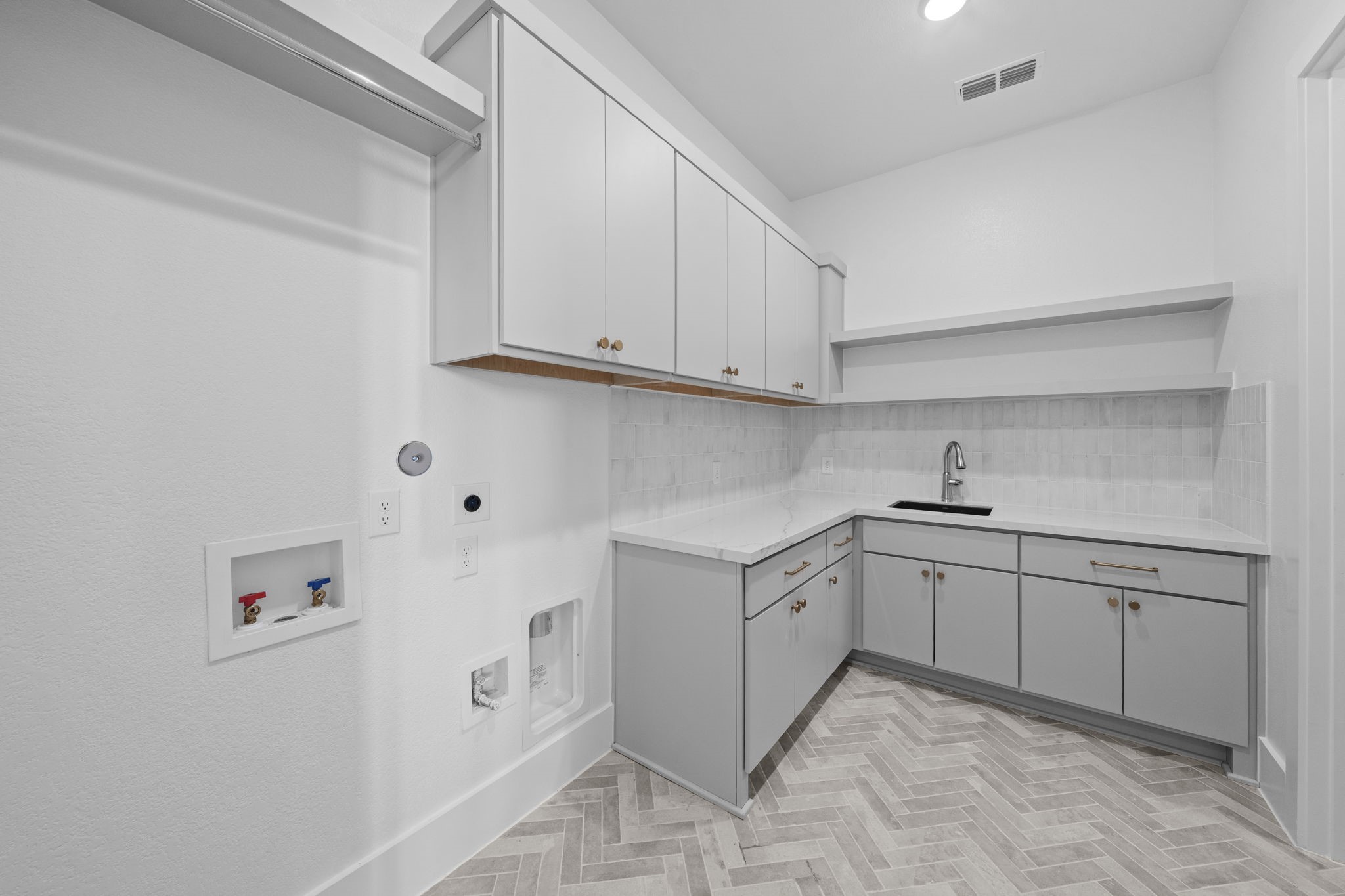 22015 Shale Barren Court Property Photo 28