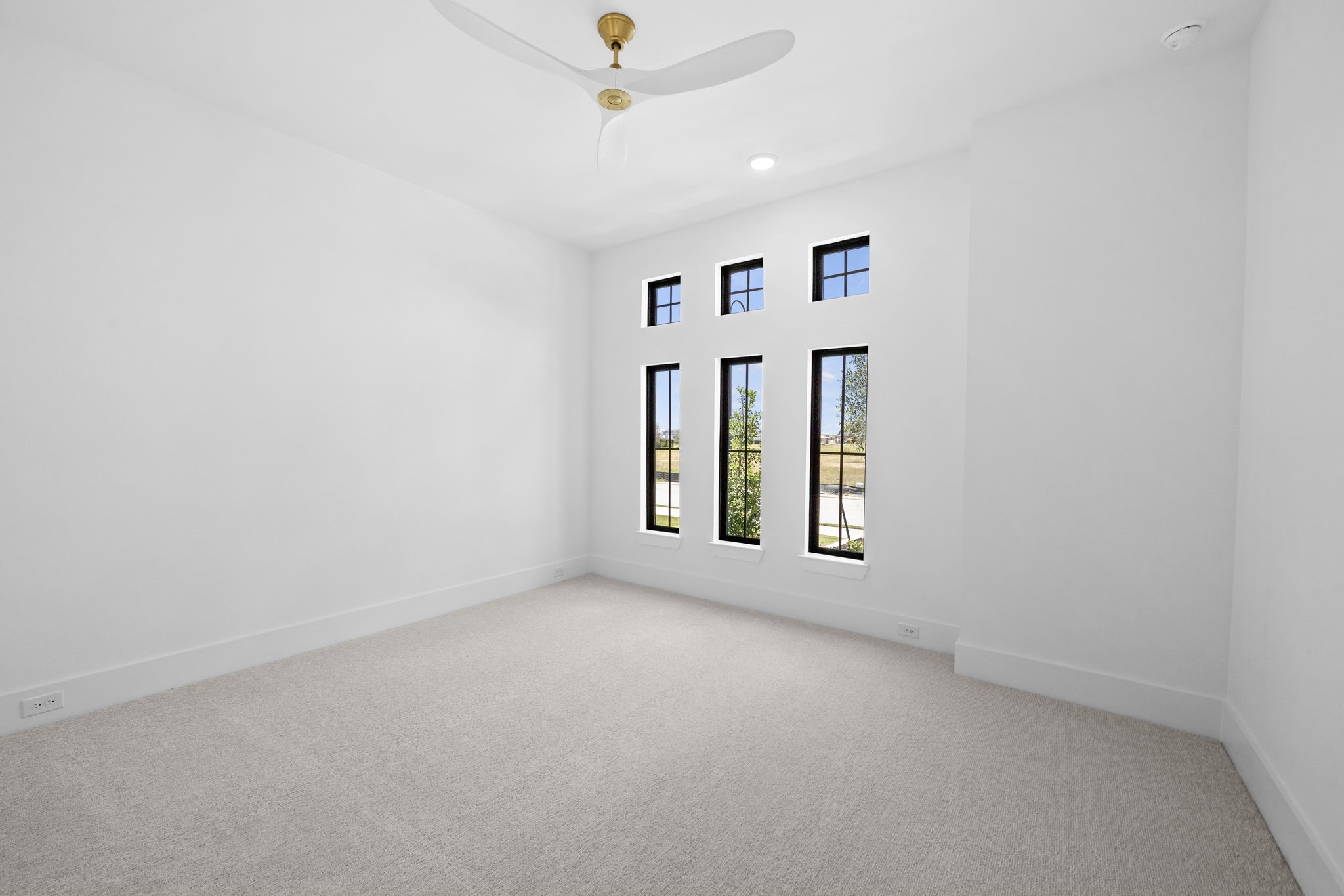 22015 Shale Barren Court Property Photo 33