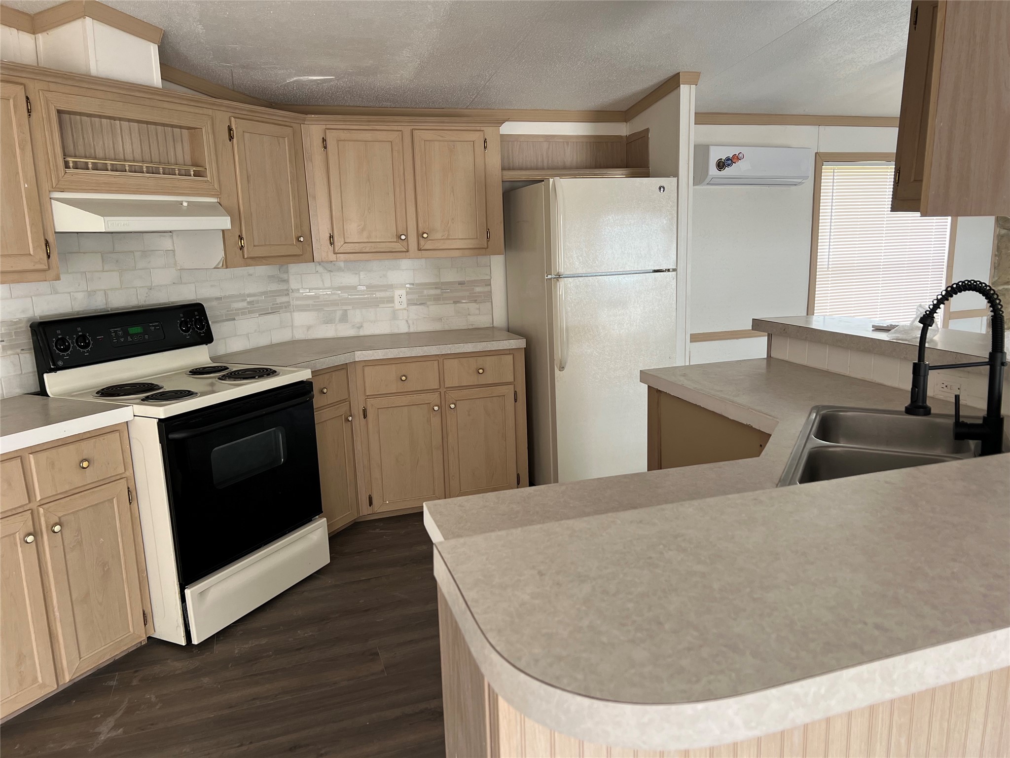 21430 Dunn Property Photo 3