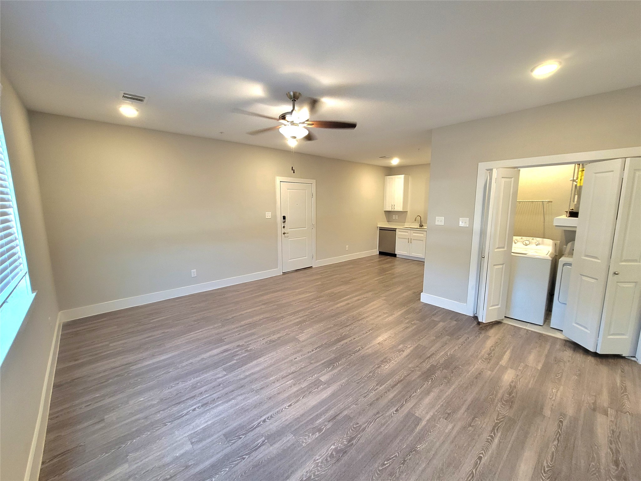 1620 Oak Tree Dr Drive 3206 Property Photo 6