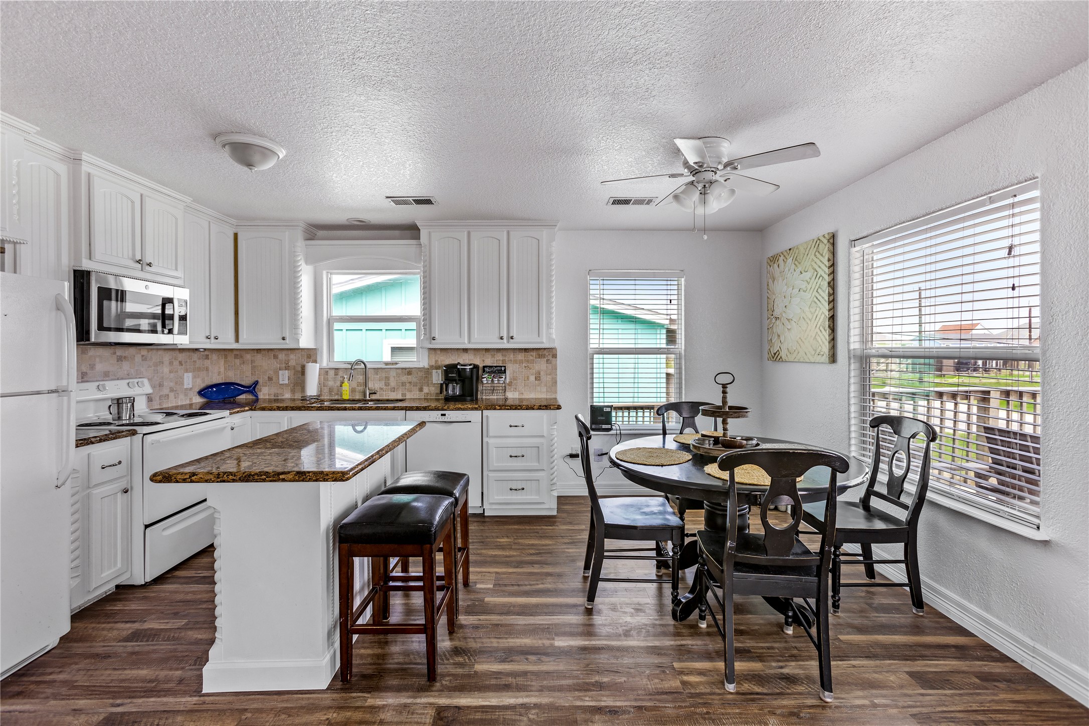 2815 Blue Water Highway Property Photo 7