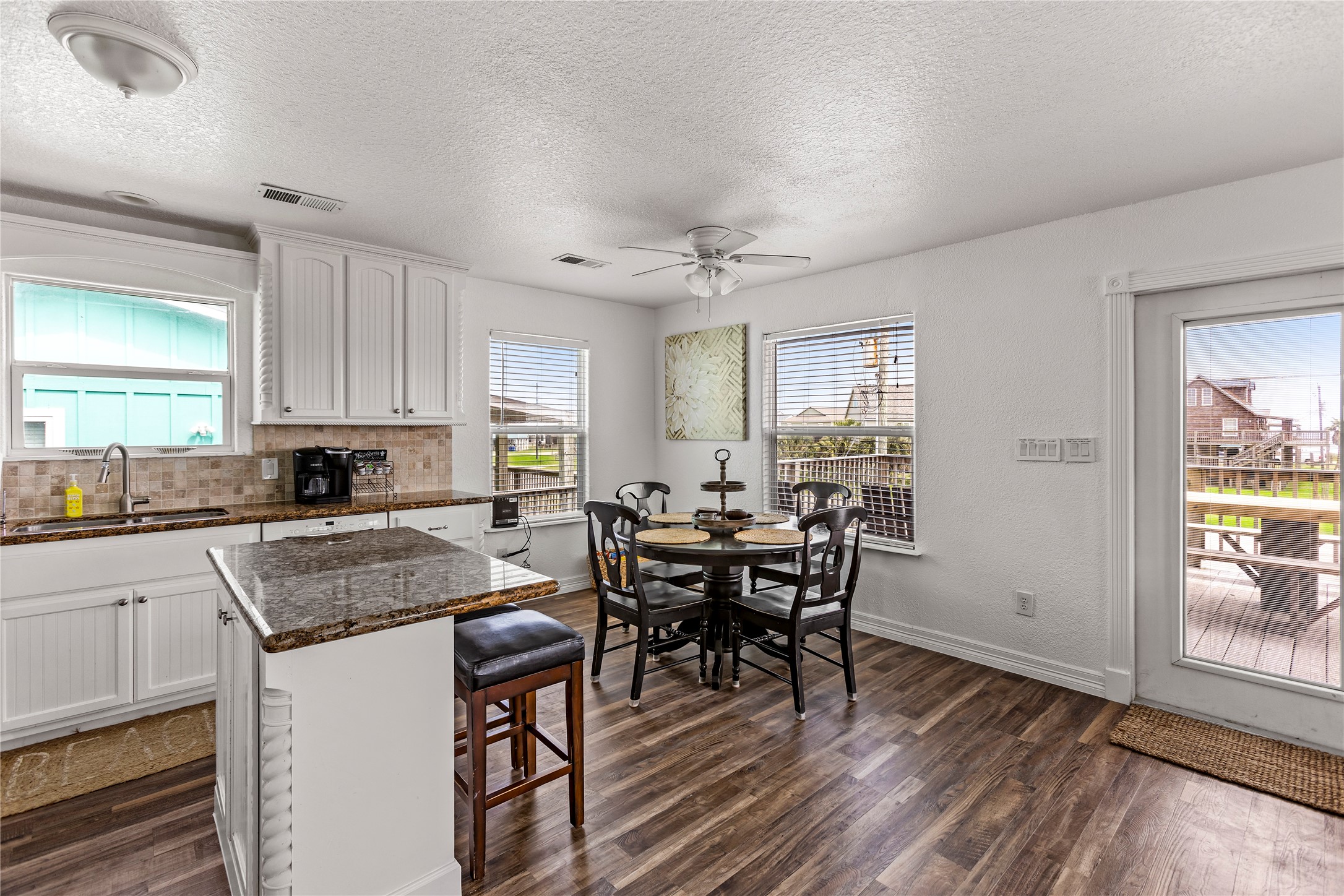 2815 Blue Water Highway Property Photo 9