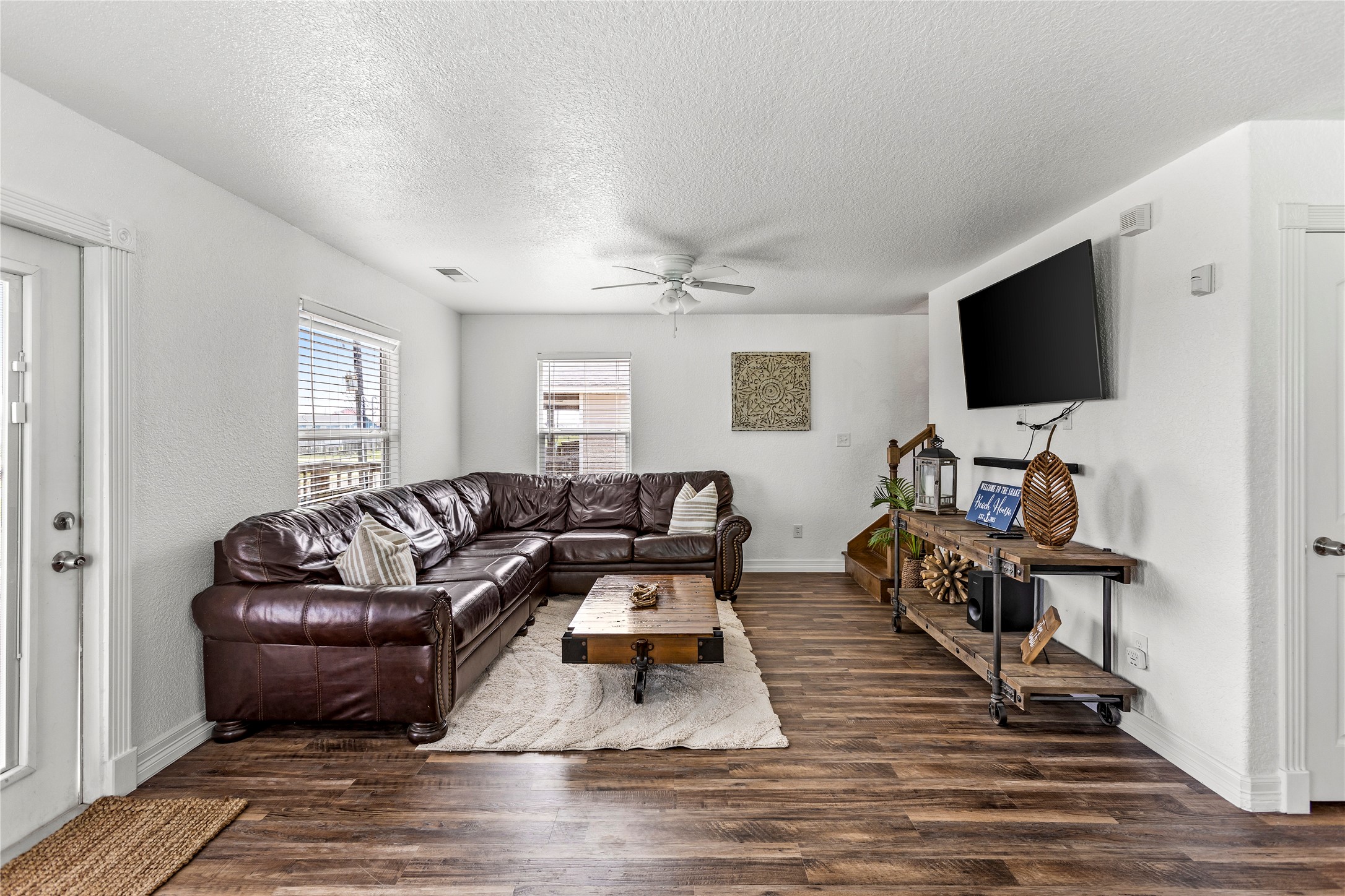2815 Blue Water Highway Property Photo 10