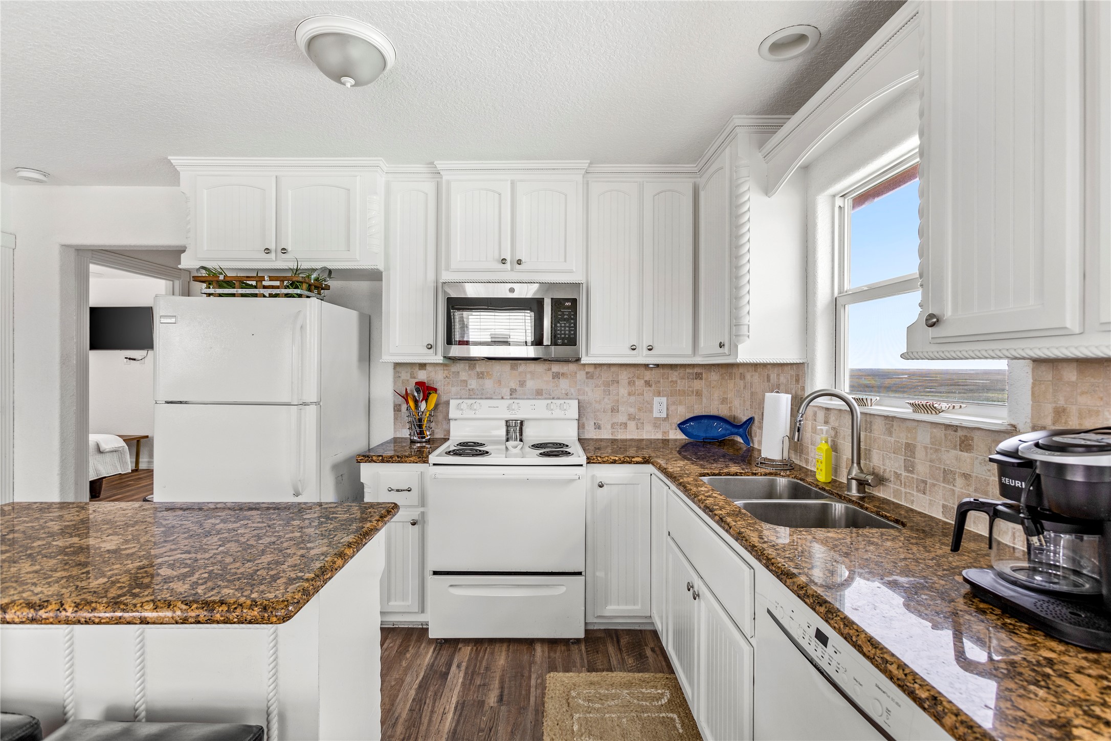 2815 Blue Water Highway Property Photo 13