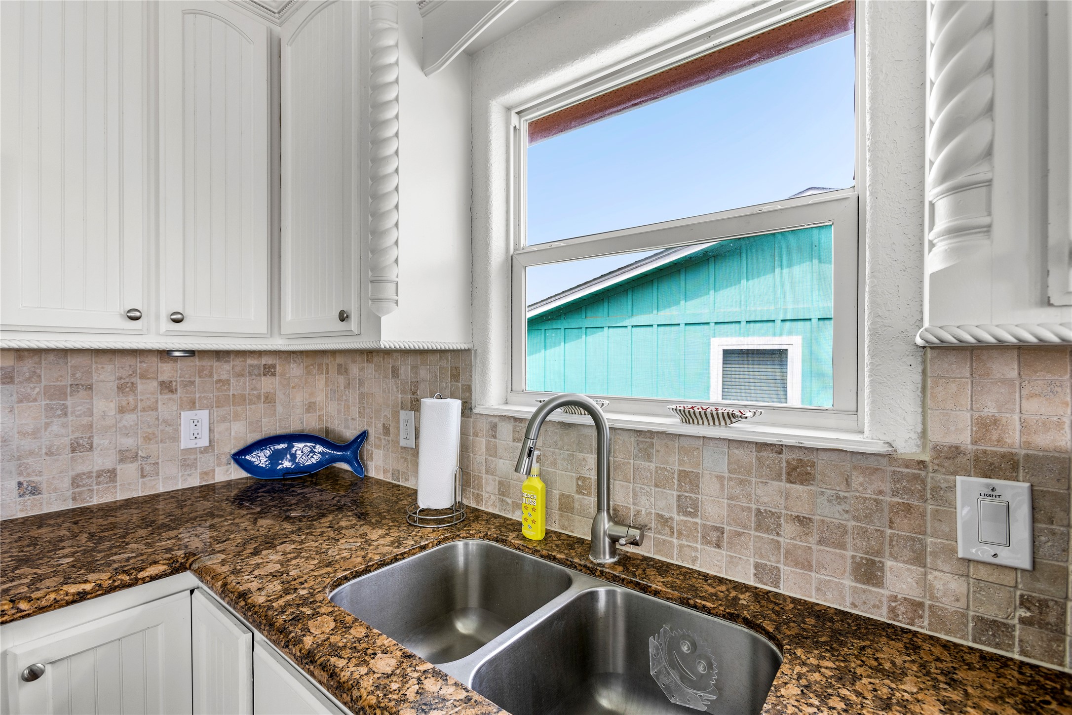 2815 Blue Water Highway Property Photo 14