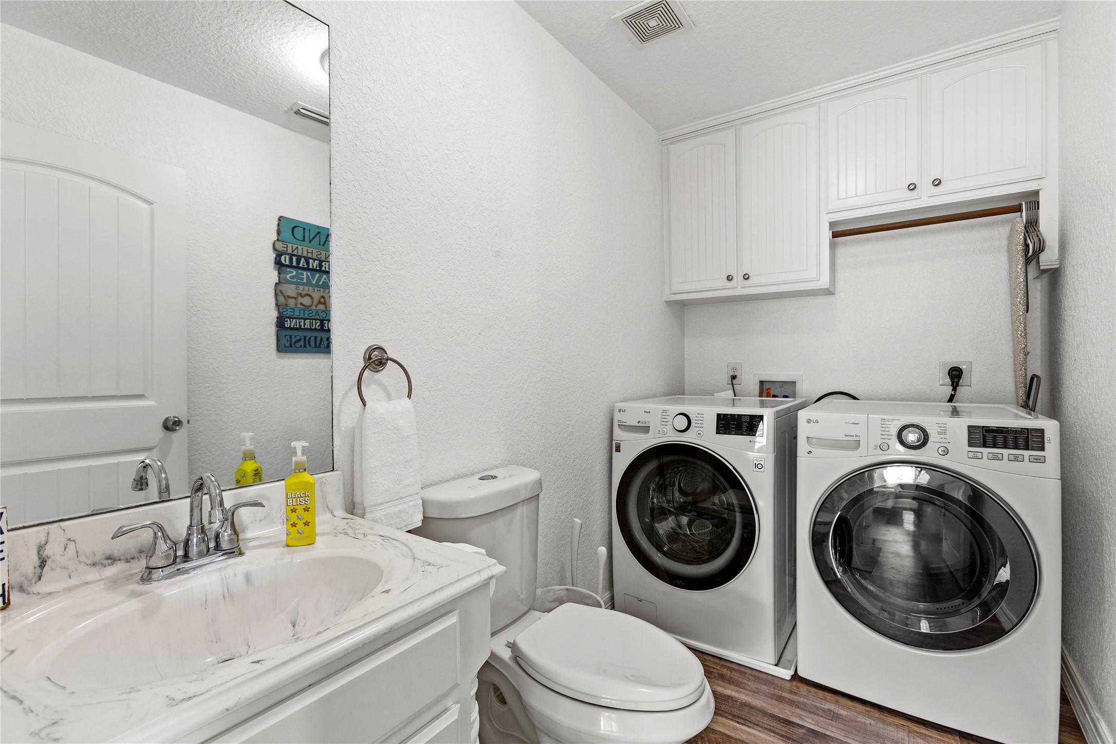 2815 Blue Water Highway Property Photo 19