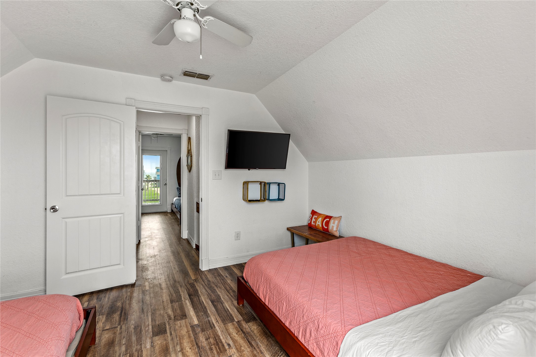 2815 Blue Water Highway Property Photo 22