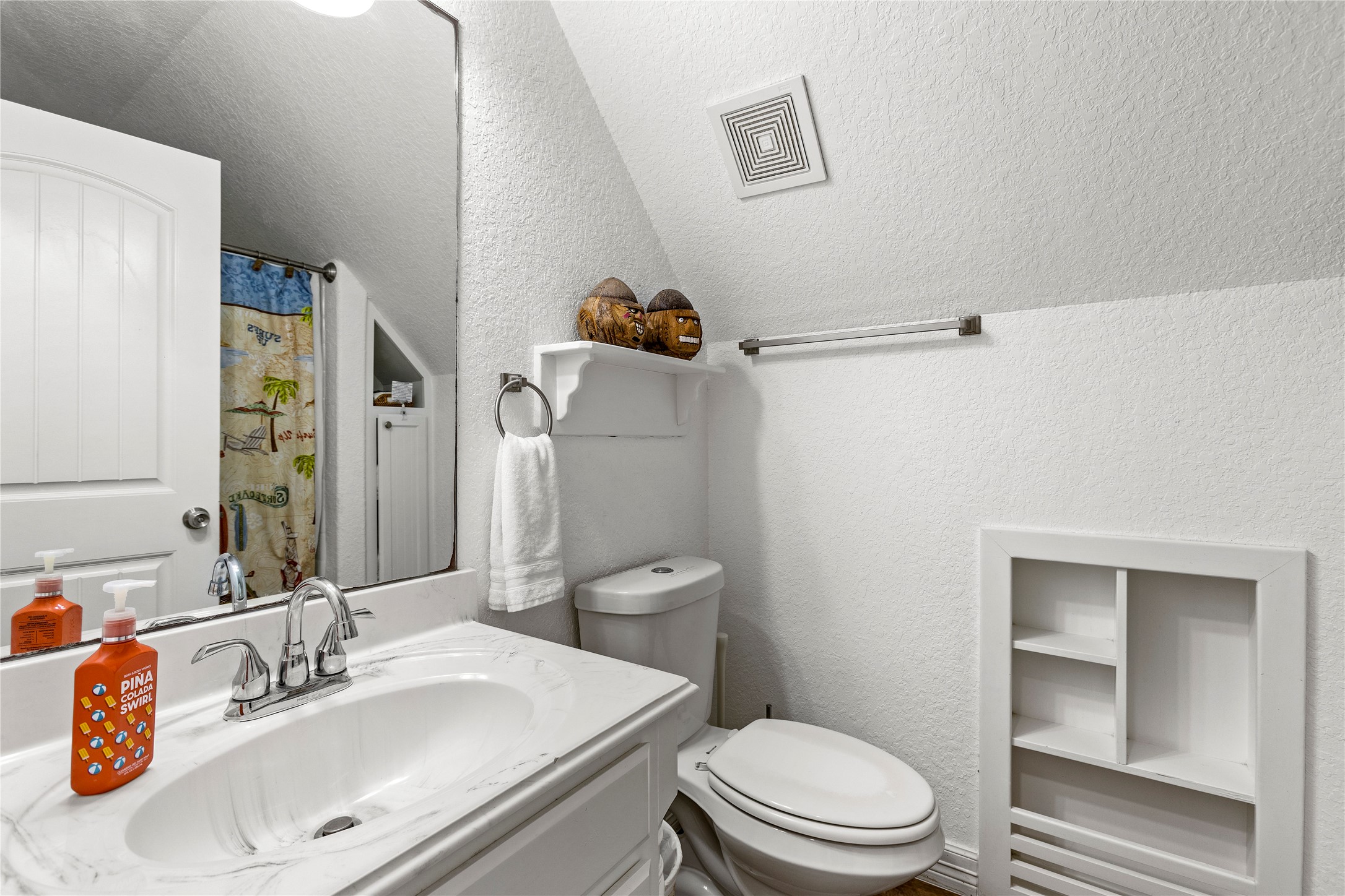 2815 Blue Water Highway Property Photo 24