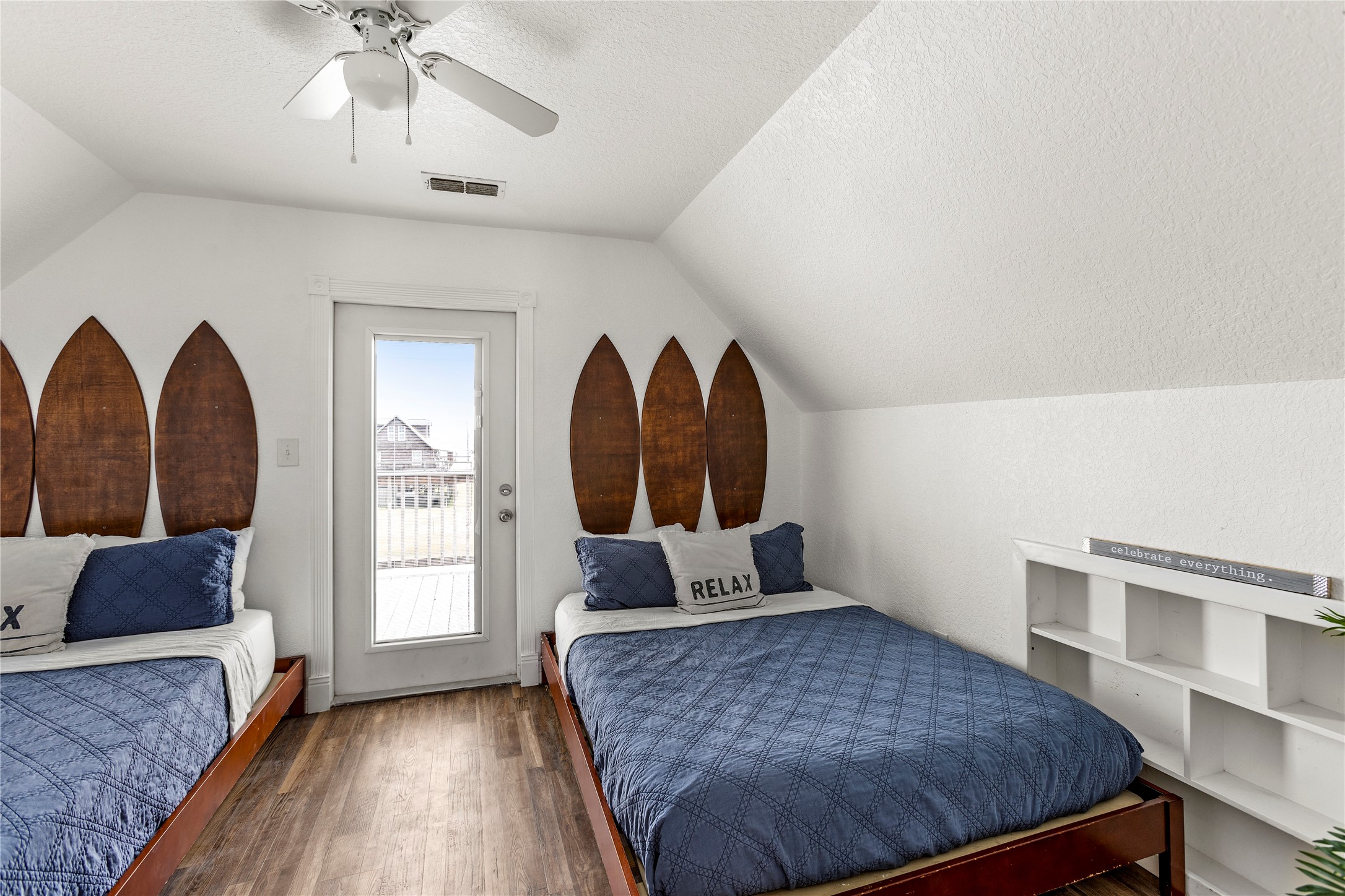 2815 Blue Water Highway Property Photo 26