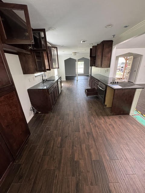 14706 Mystic Bend Drive Property Photo 4