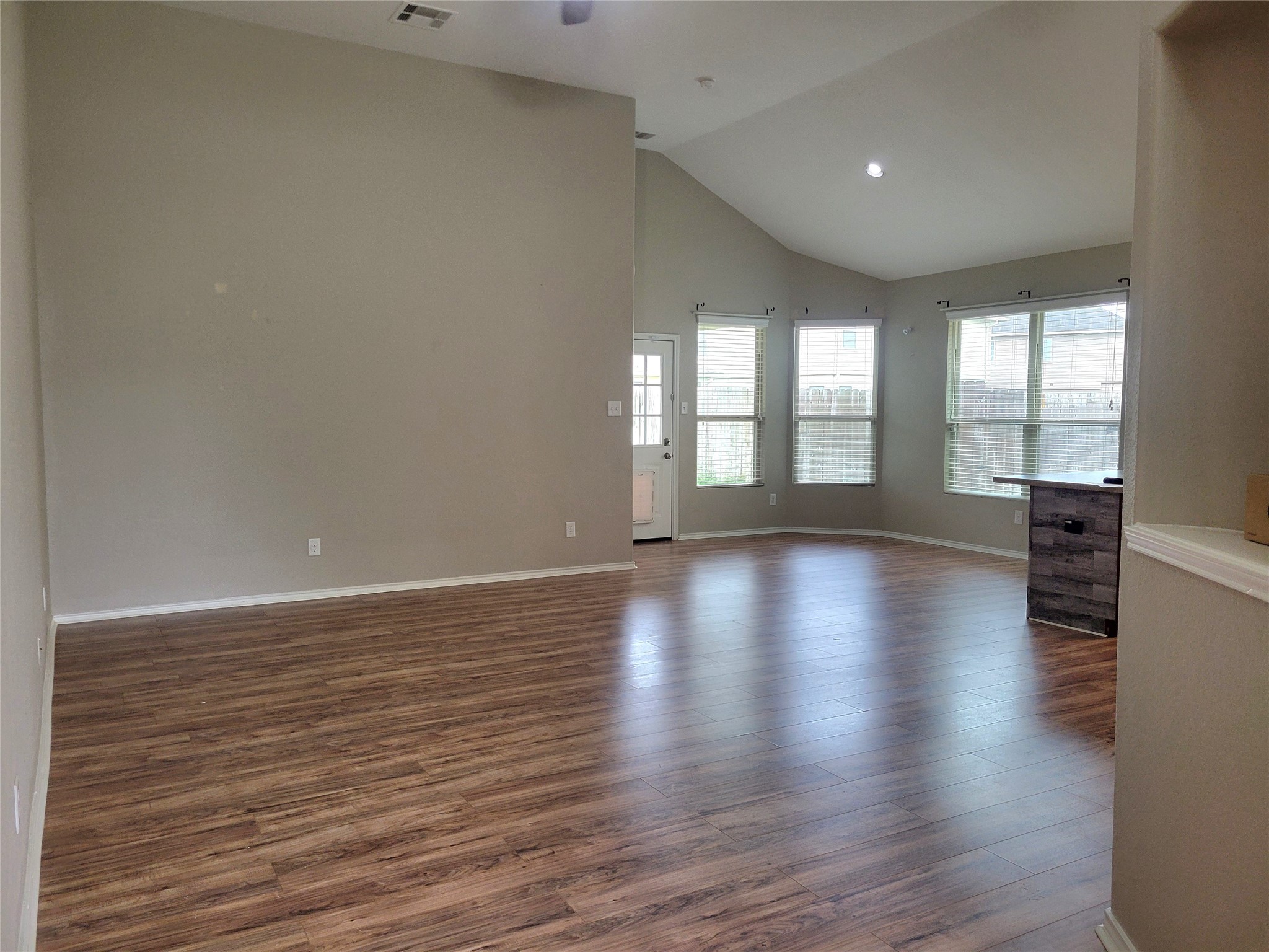 5426 Floral Valley Lane Property Photo 4