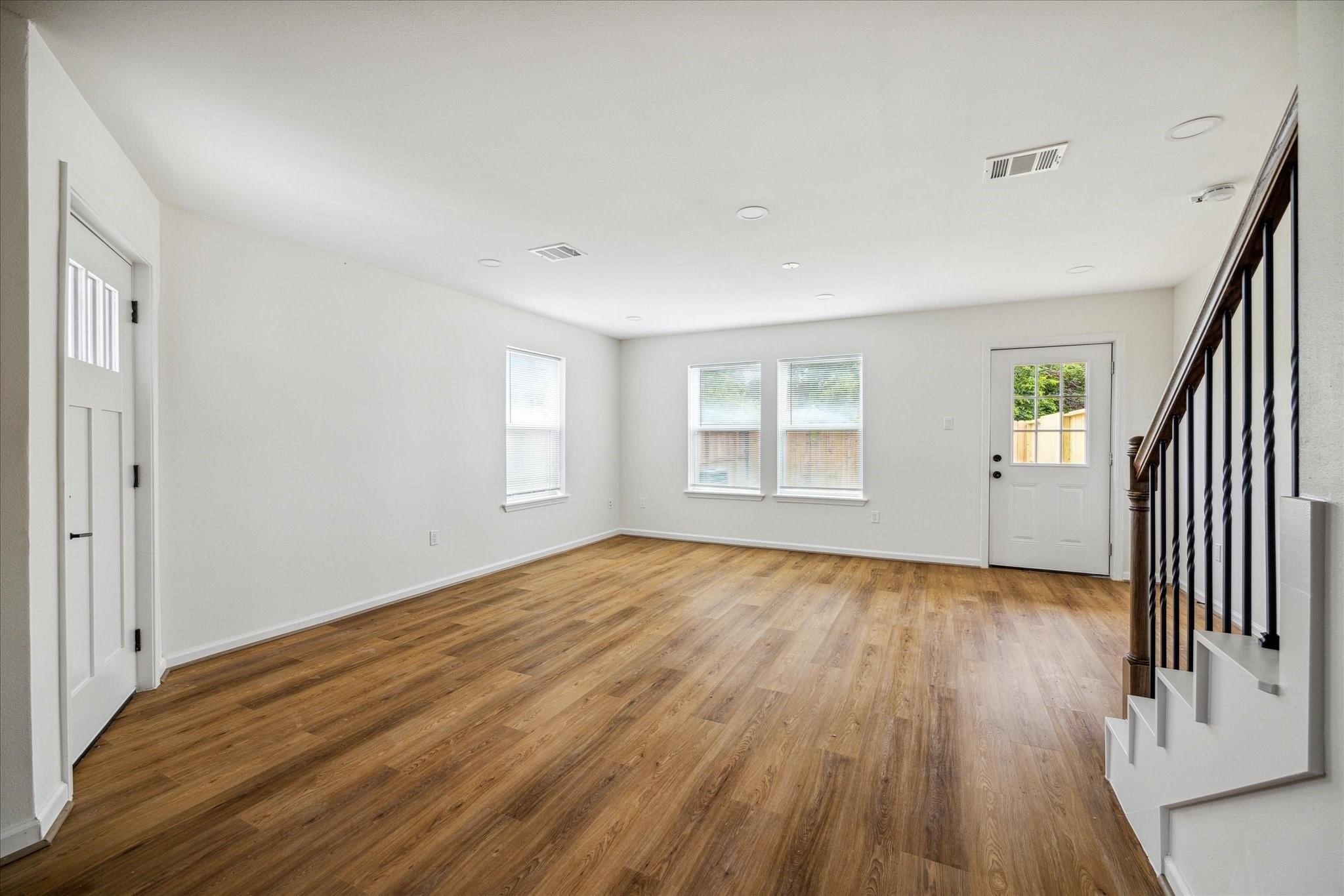 9911 Porto Rico Road A Property Photo 3