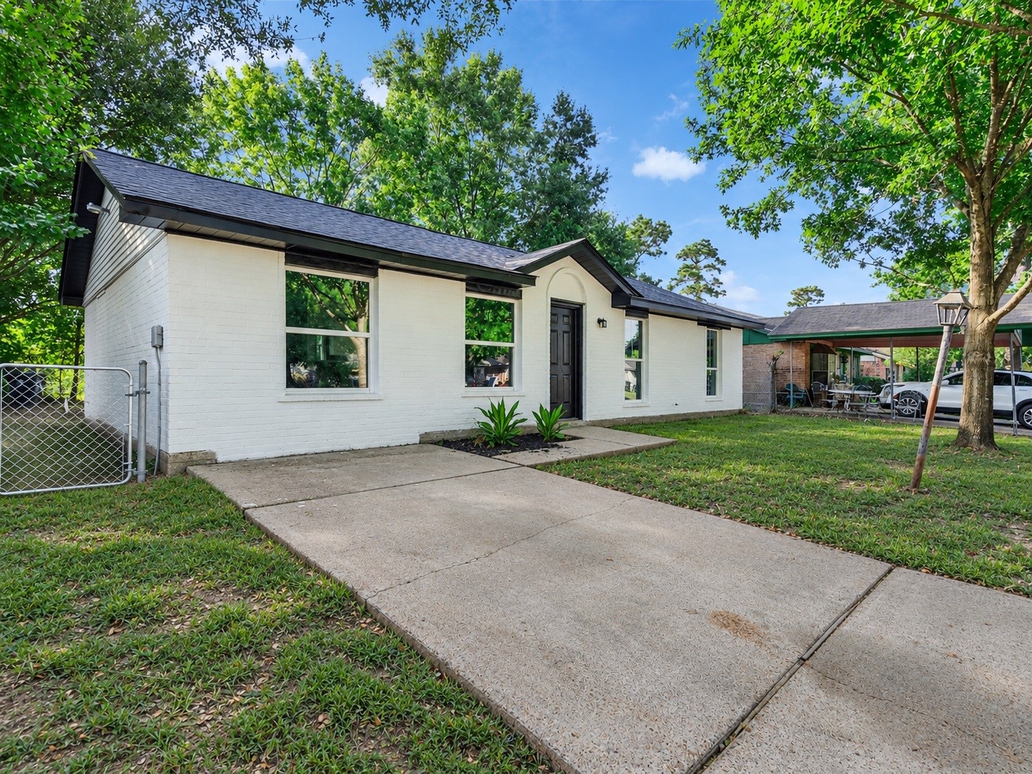9814 Trumpet Street Property Photo 3