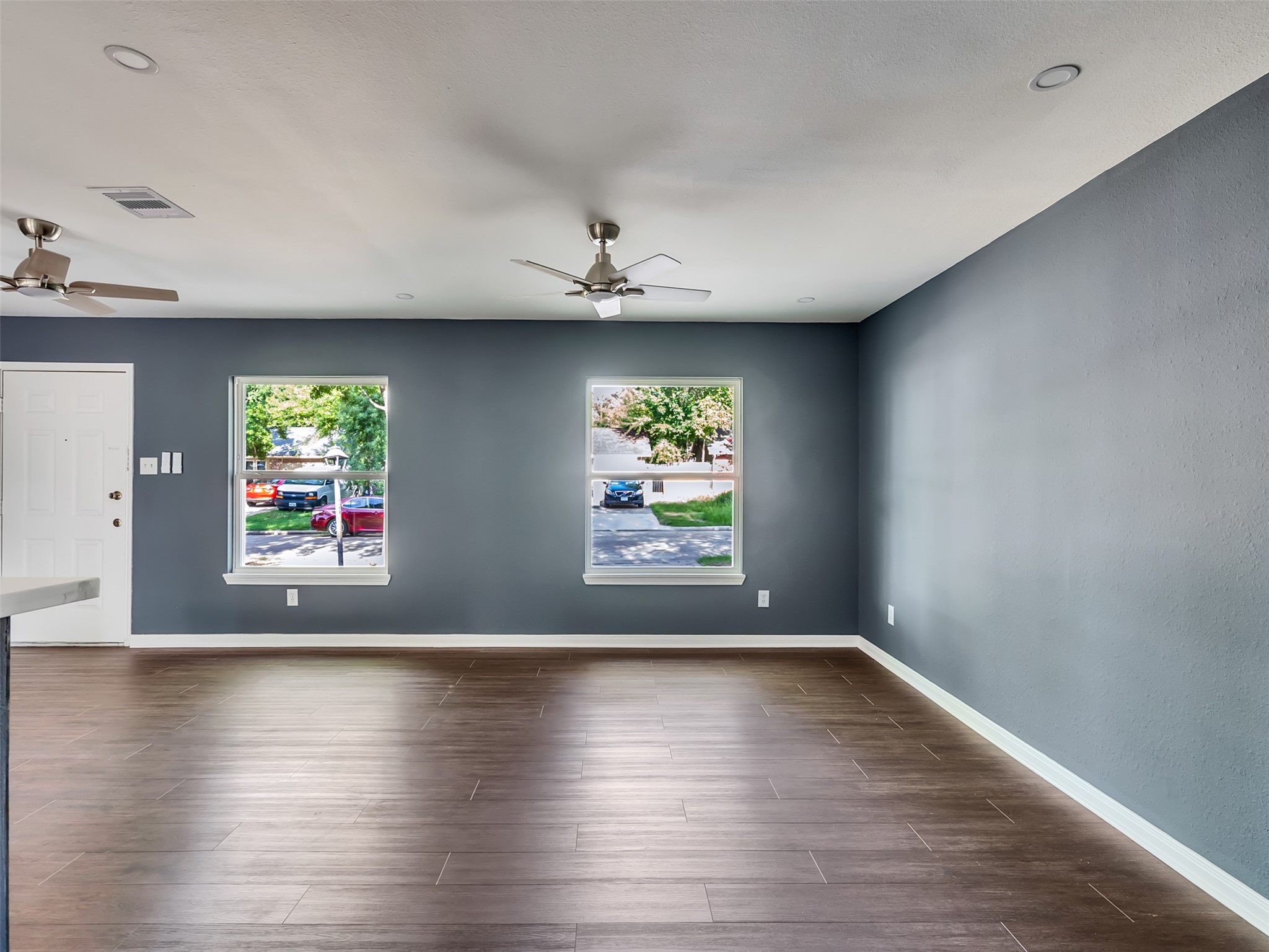 9814 Trumpet Street Property Photo 6