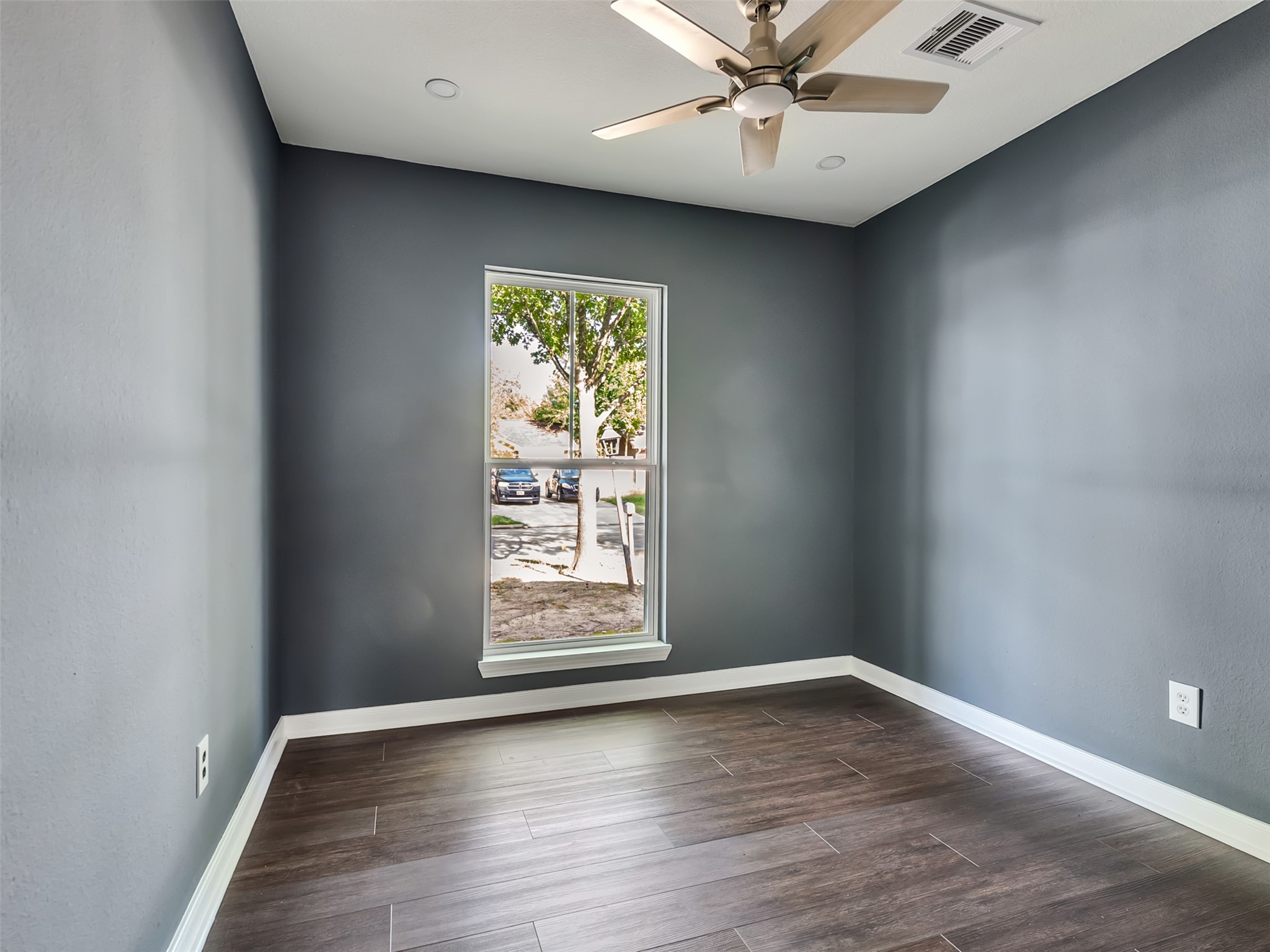 9814 Trumpet Street Property Photo 15