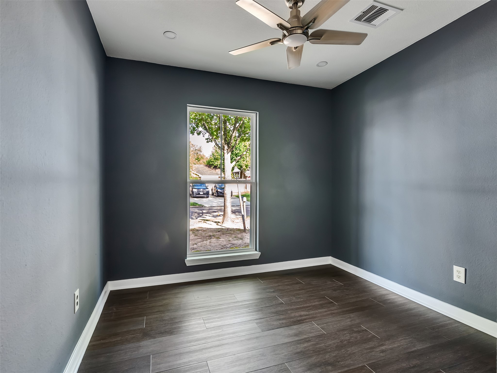 9814 Trumpet Street Property Photo 17