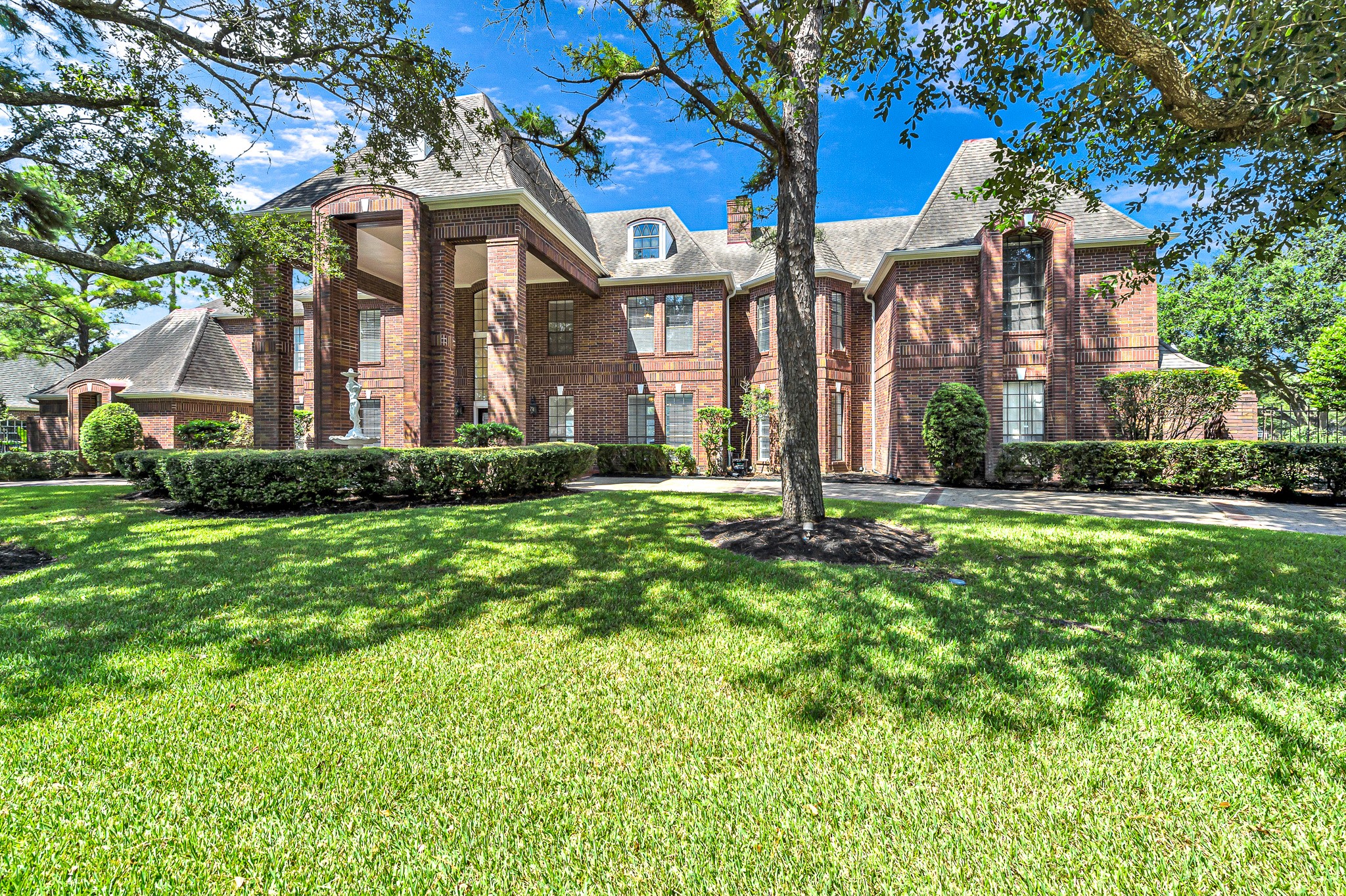 21410 Ganton Drive Property Photo 4