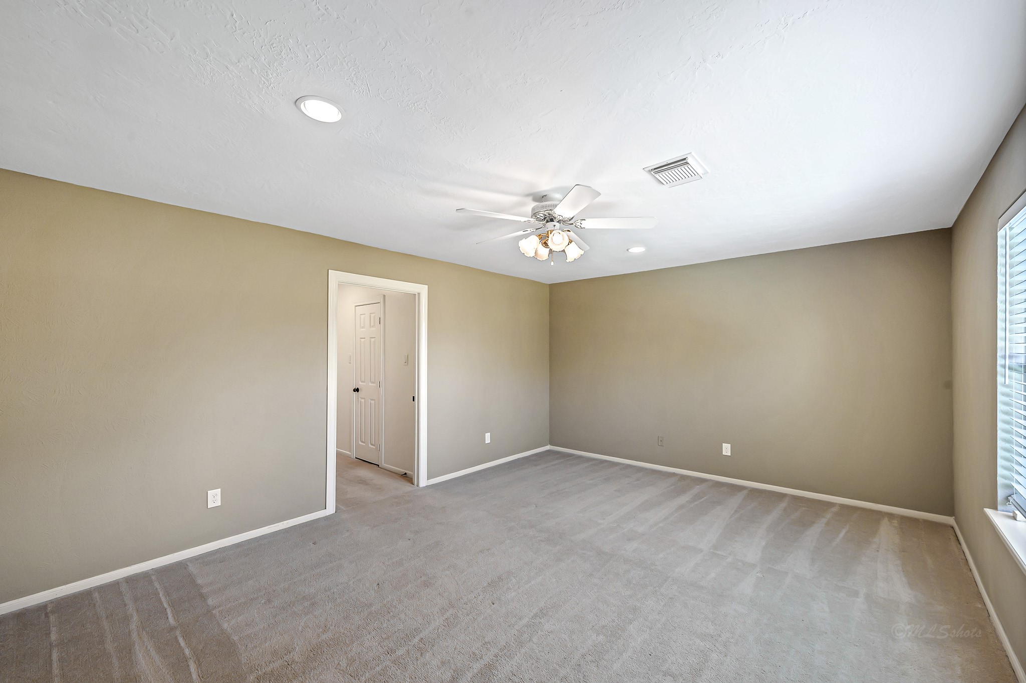21410 Ganton Drive Property Photo 34