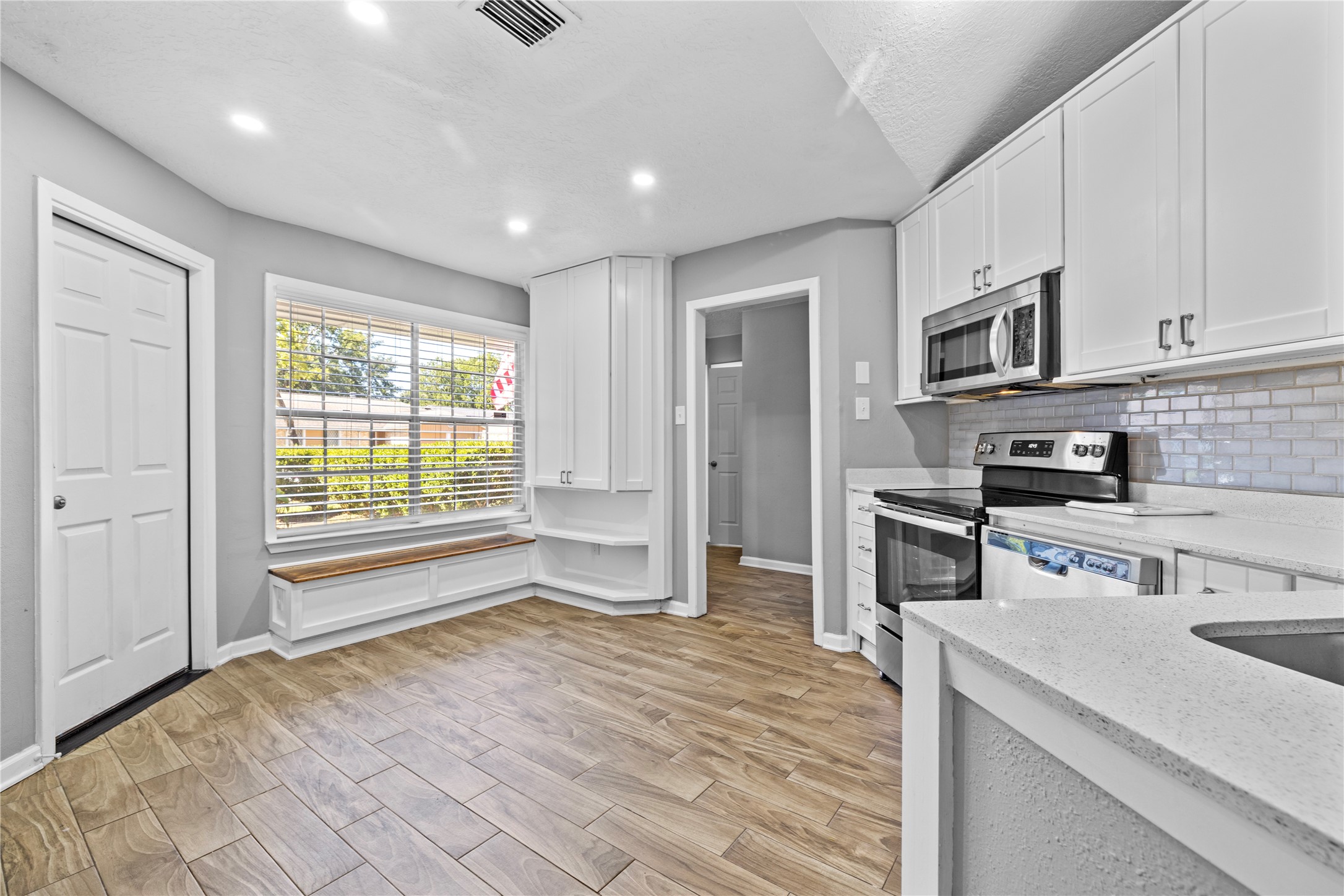 19630 San Gabriel Drive Property Photo 12