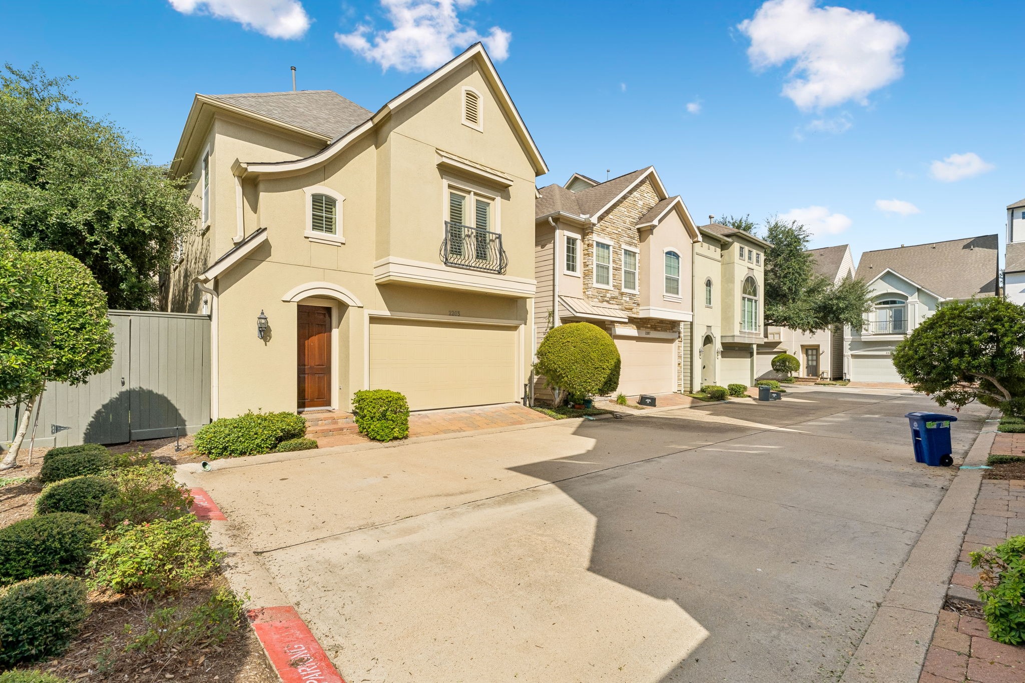 2203 Hilshire Terrace Court Property Photo 3