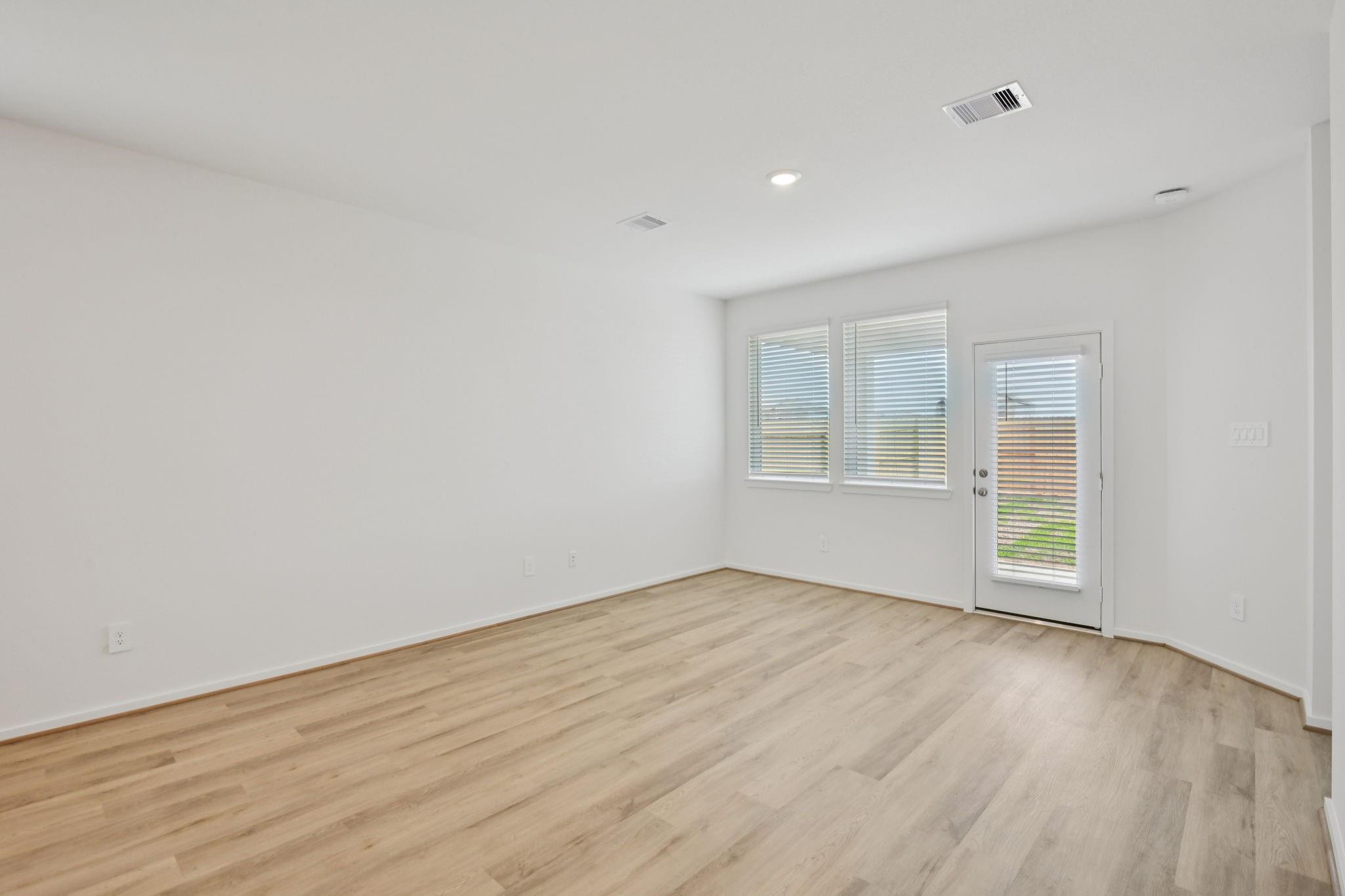 11412 Zenyatta Lane, Houston Tx 77048 Property Photo 3