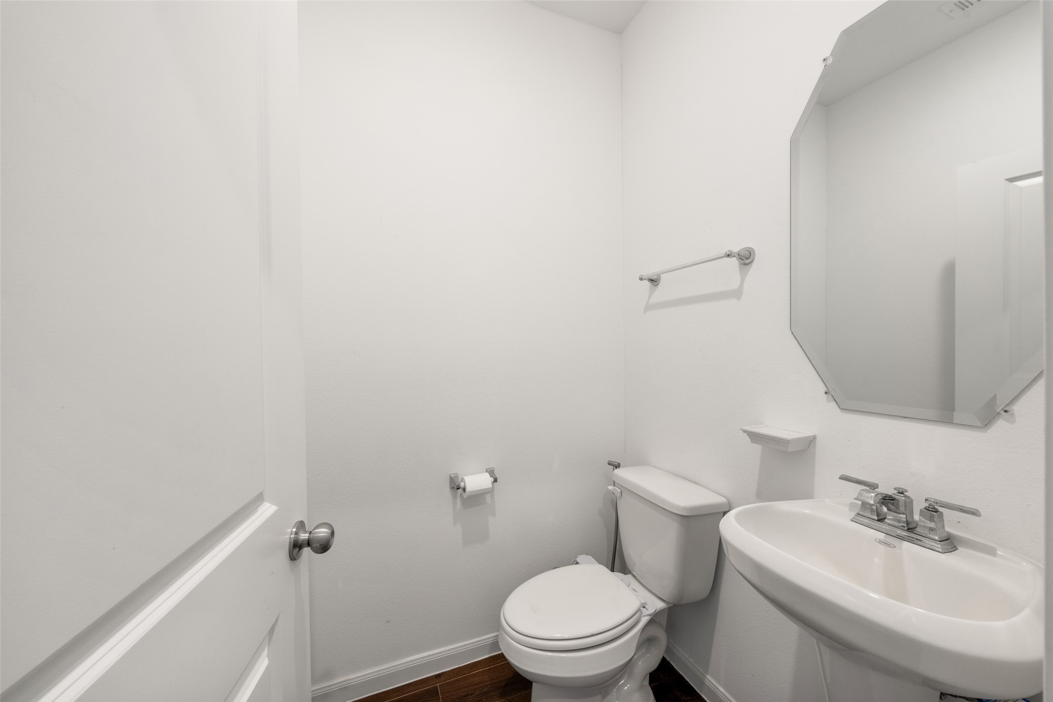 8218 Star Terrace Drive Property Photo 3