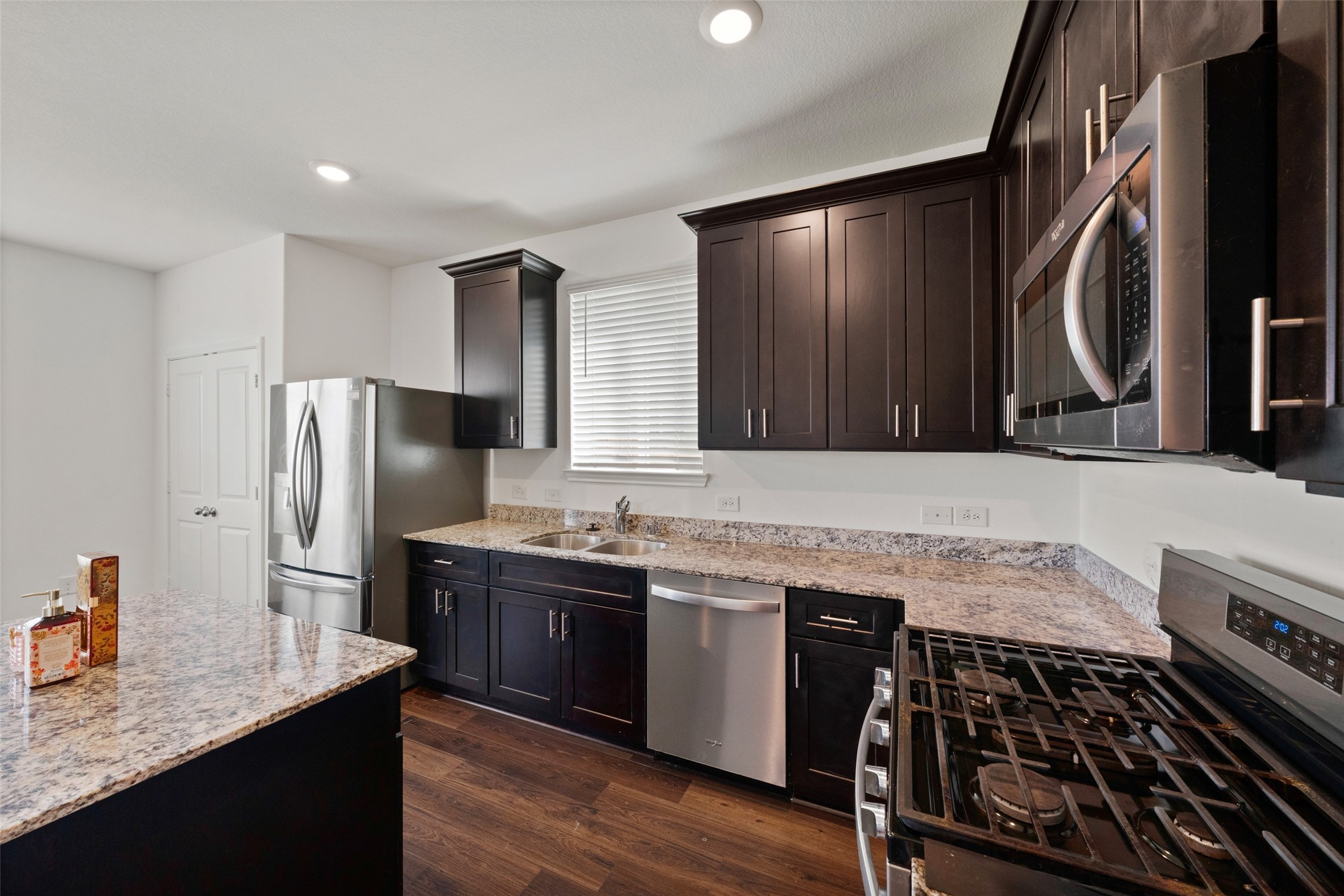 8218 Star Terrace Drive Property Photo 12