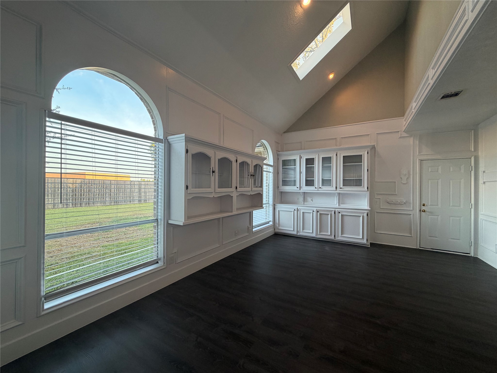 9118 Tepee Trail Property Photo 6