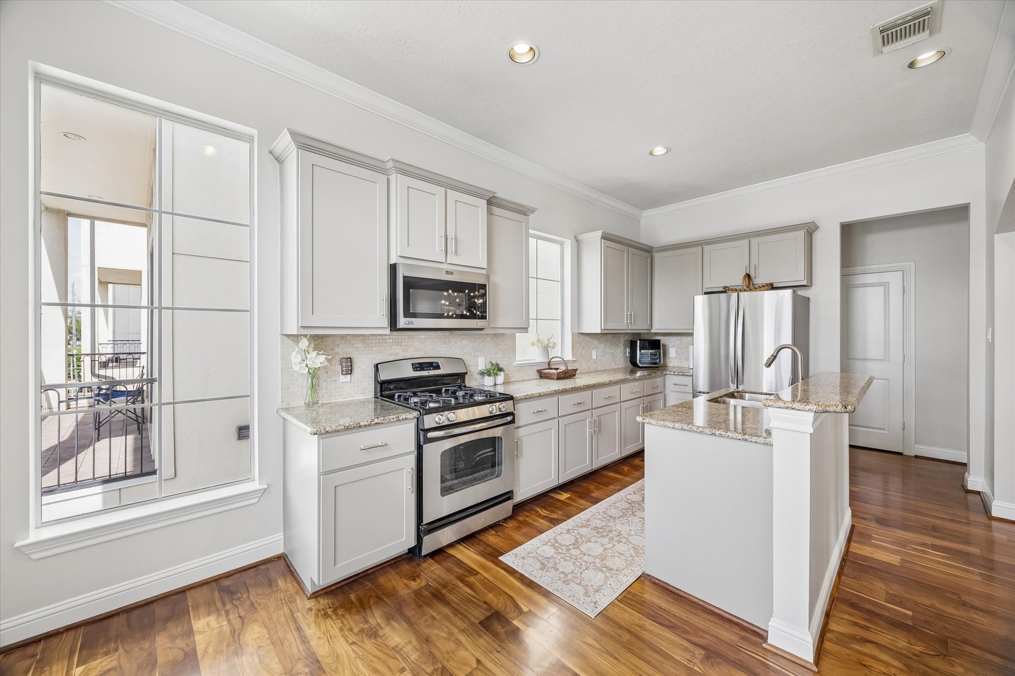 5610 Kiam Street F Property Photo 1