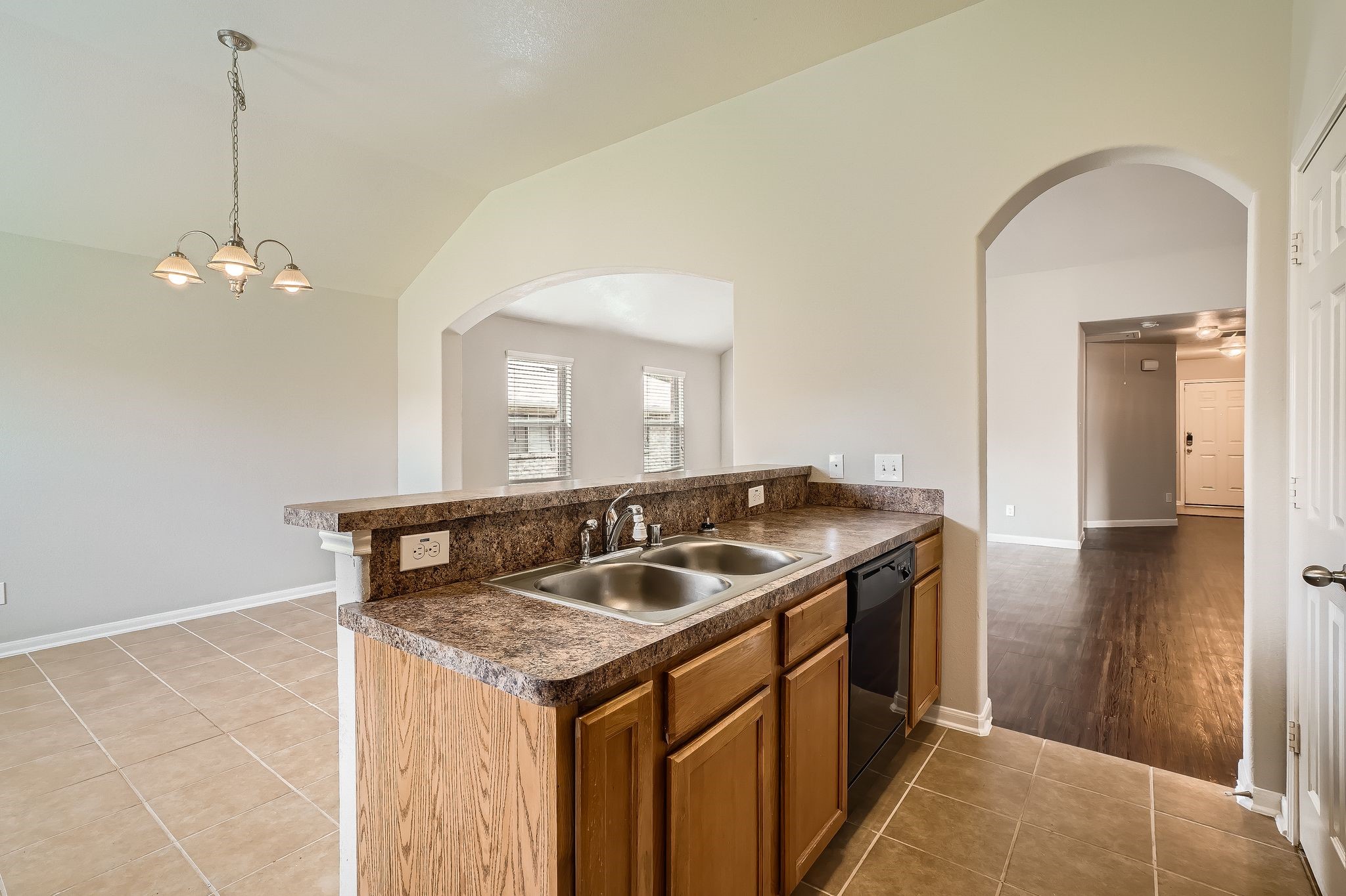 430 Vane Way Property Photo 8