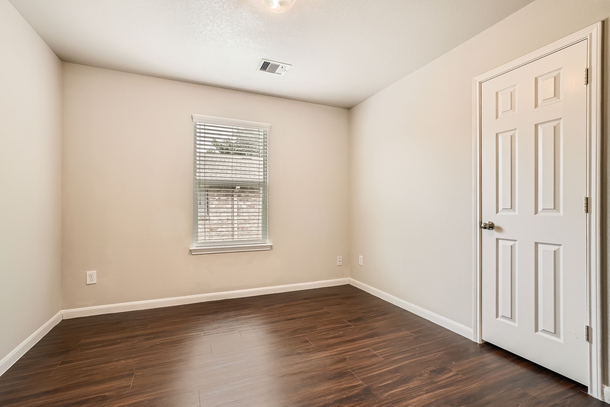 430 Vane Way Property Photo 16