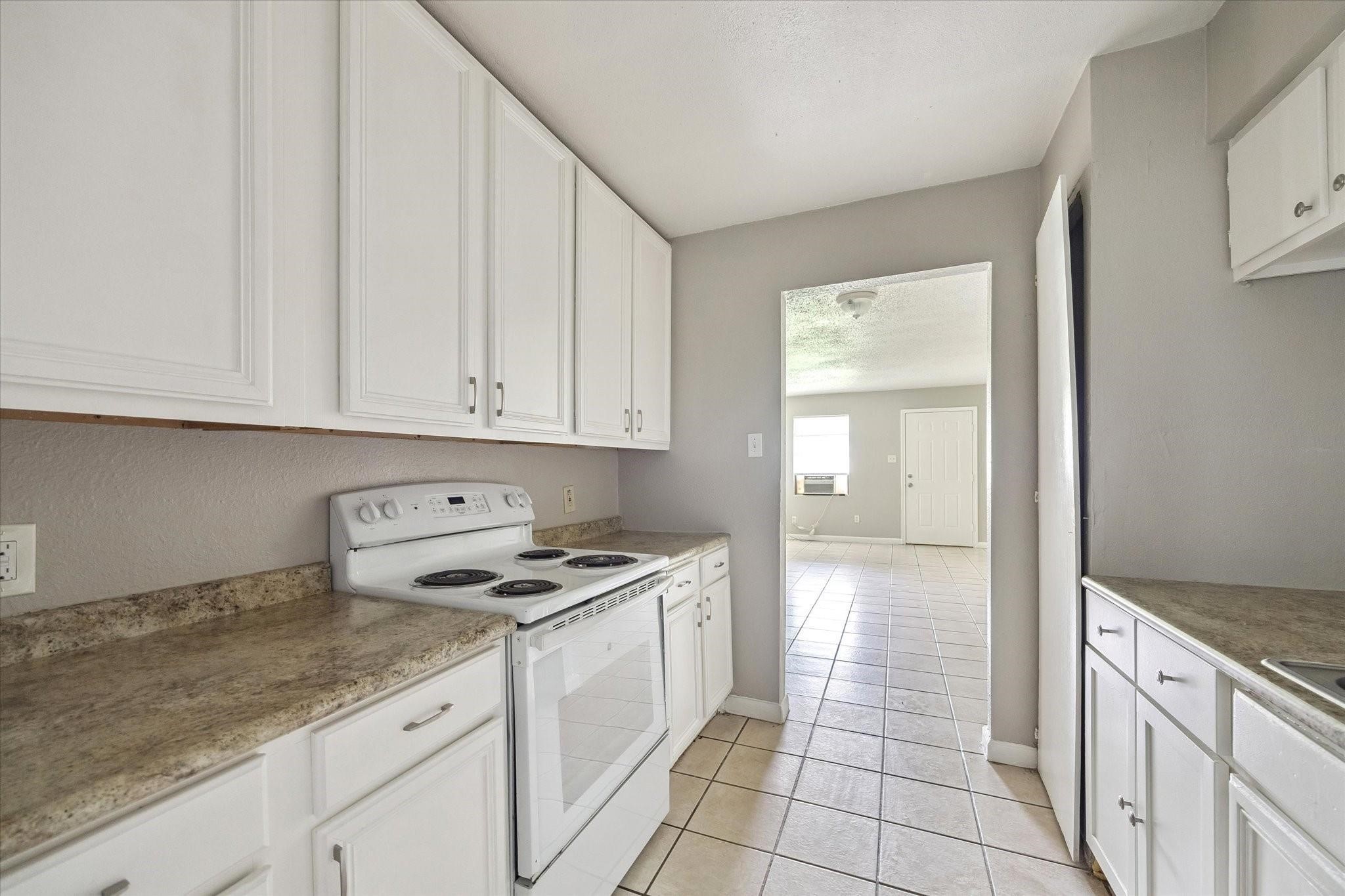 5107 Clover Street Property Photo 5