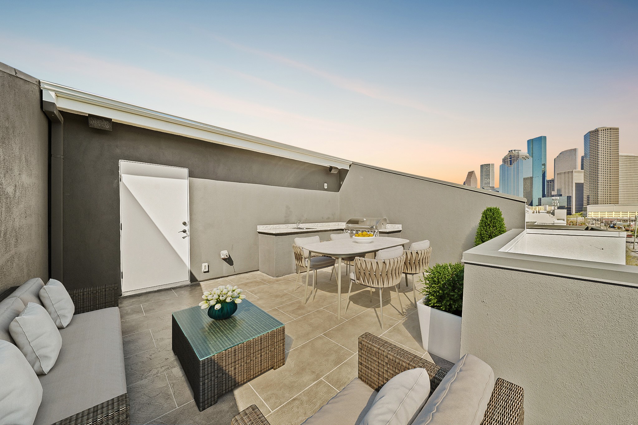 1304 W Dallas Street Property Photo 5