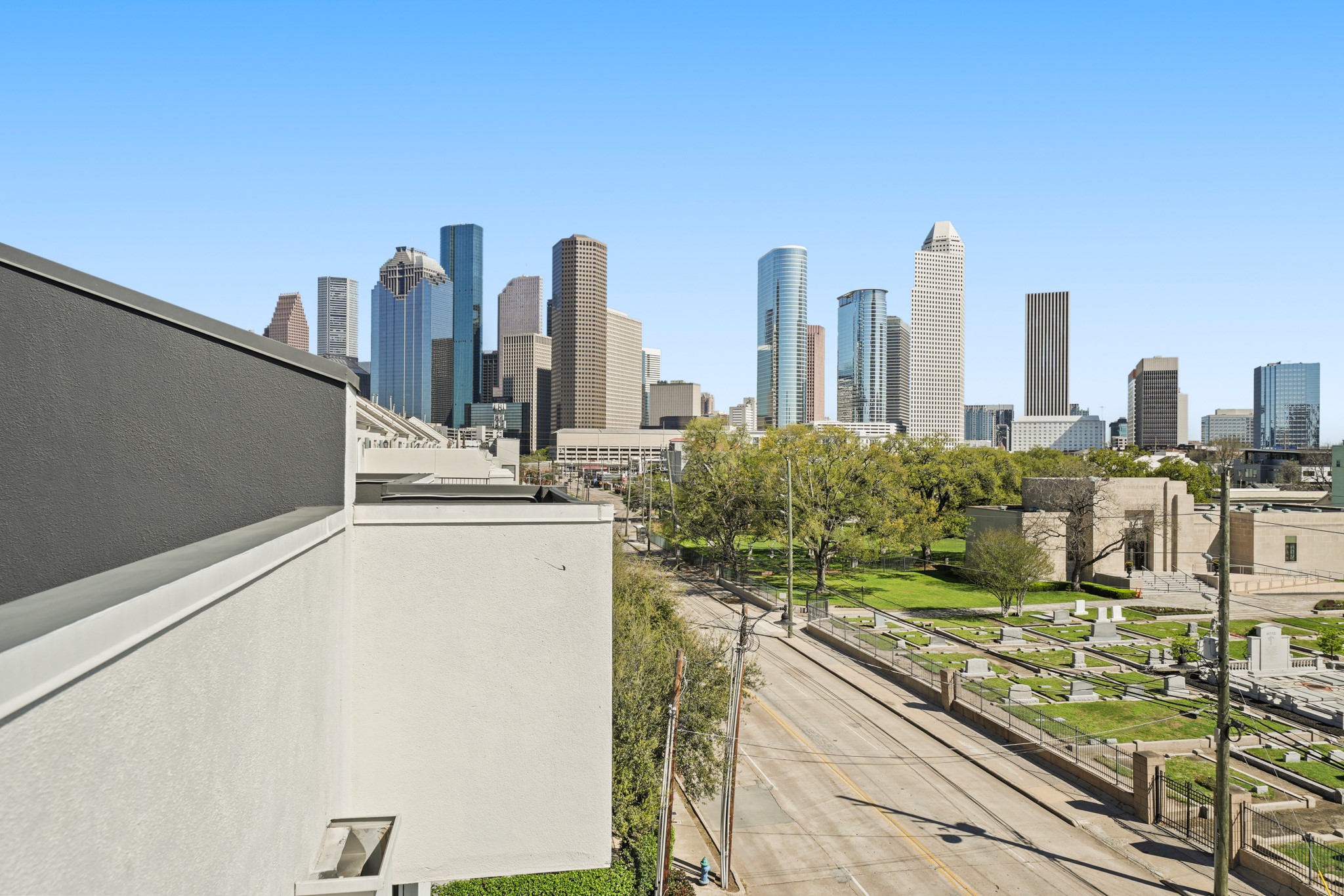 1304 W Dallas Street Property Photo 6