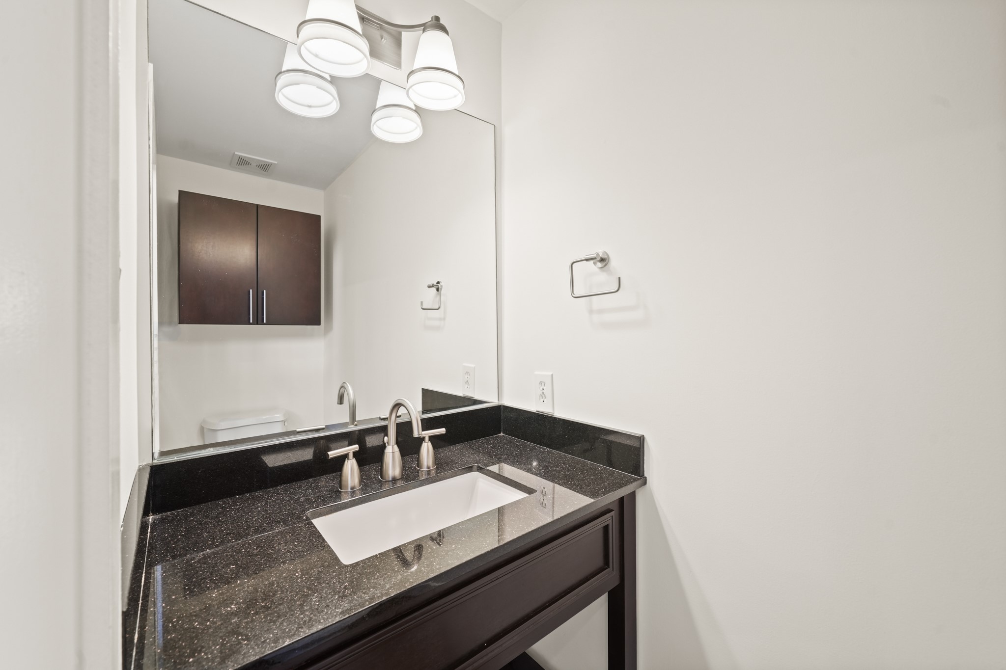 1304 W Dallas Street Property Photo 14