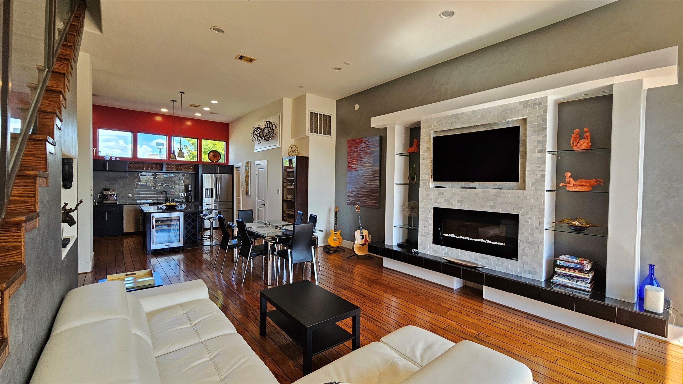 1304 W Dallas Street Property Photo 20