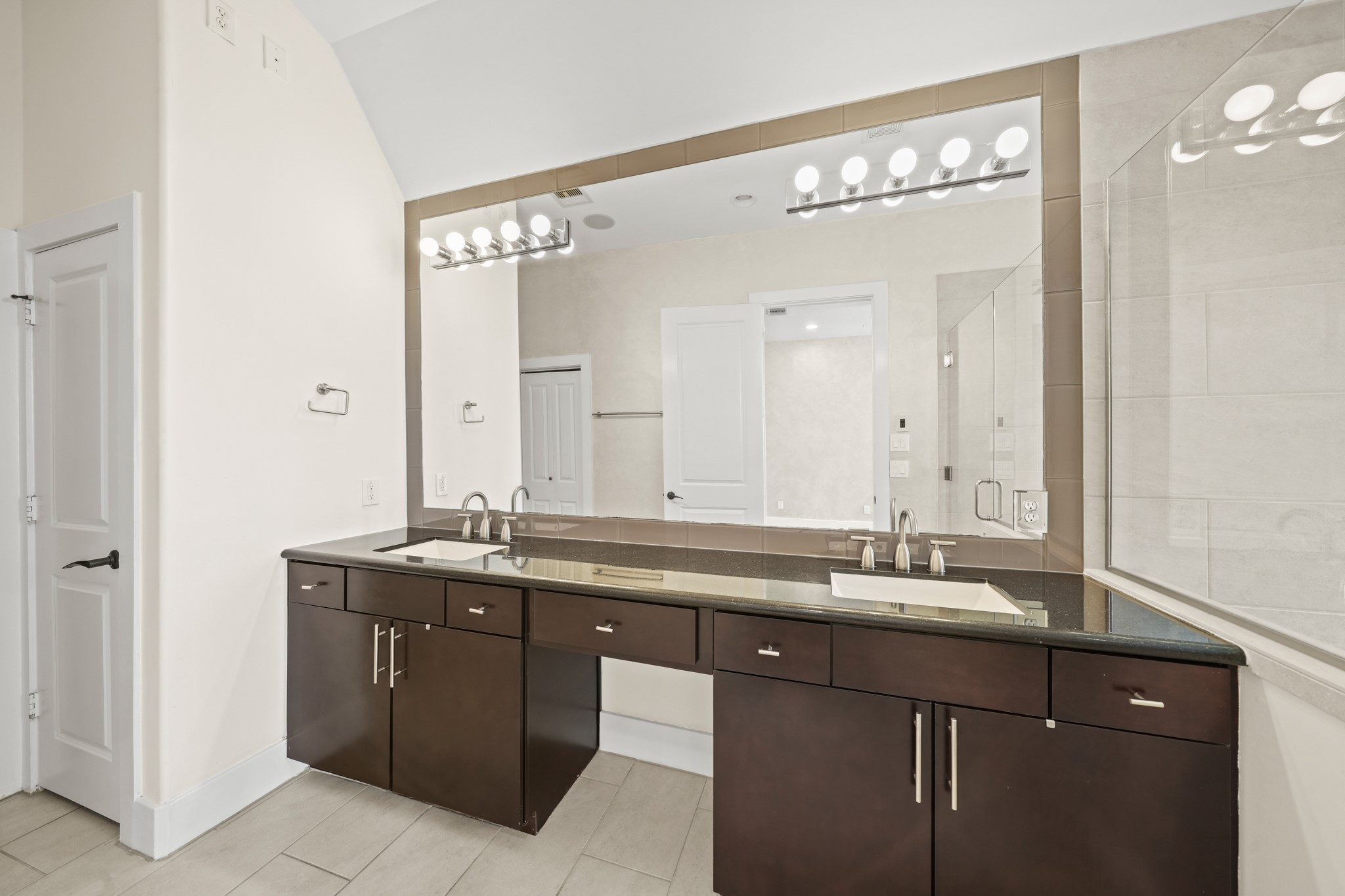 1304 W Dallas Street Property Photo 25