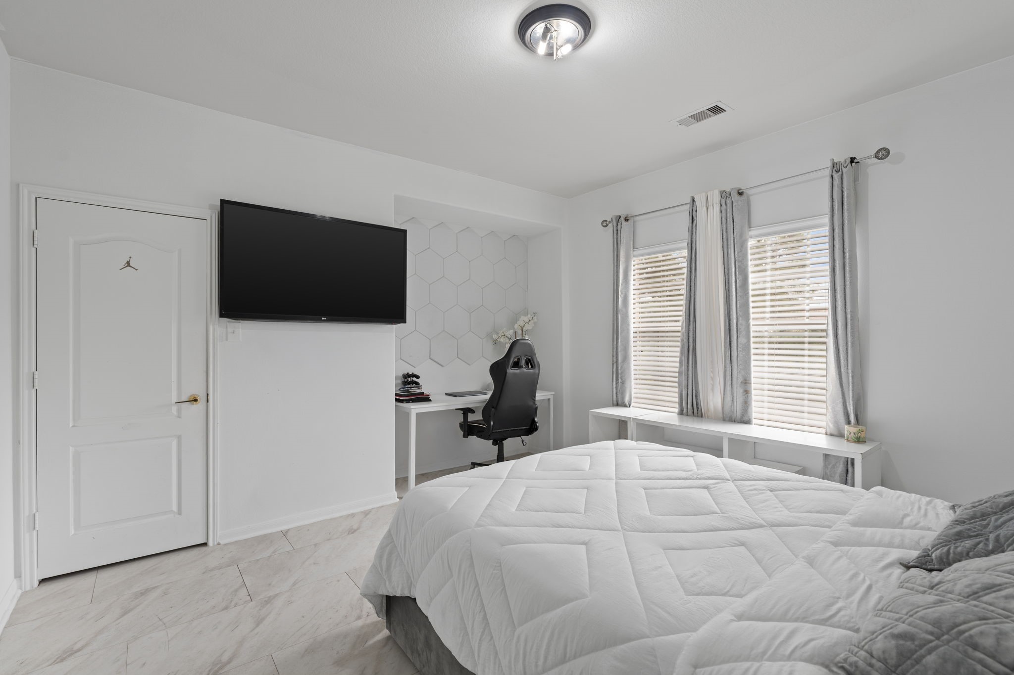 20410 Trumbull Ridge Drive Property Photo 46