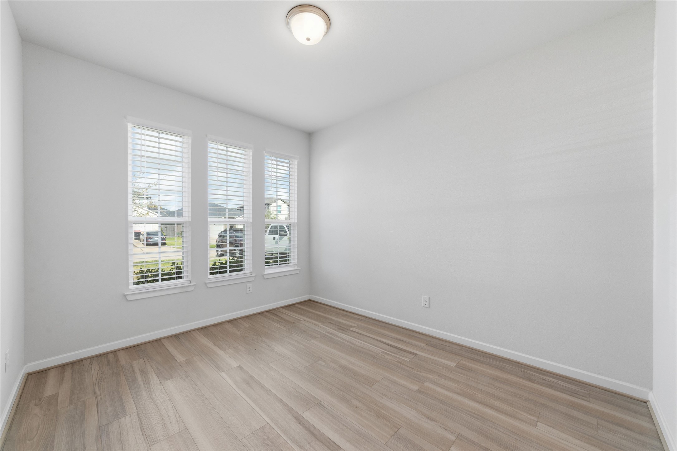7819 Wyndham Harbor Court Property Photo 6