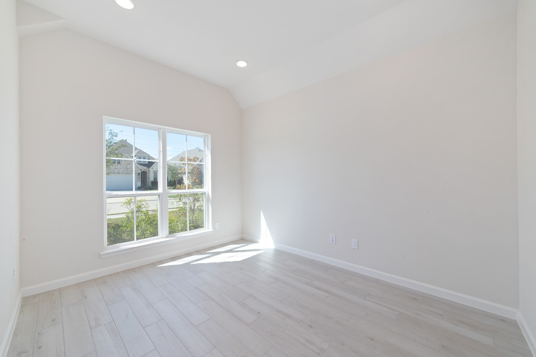 142 Amaranth Way Property Photo 5