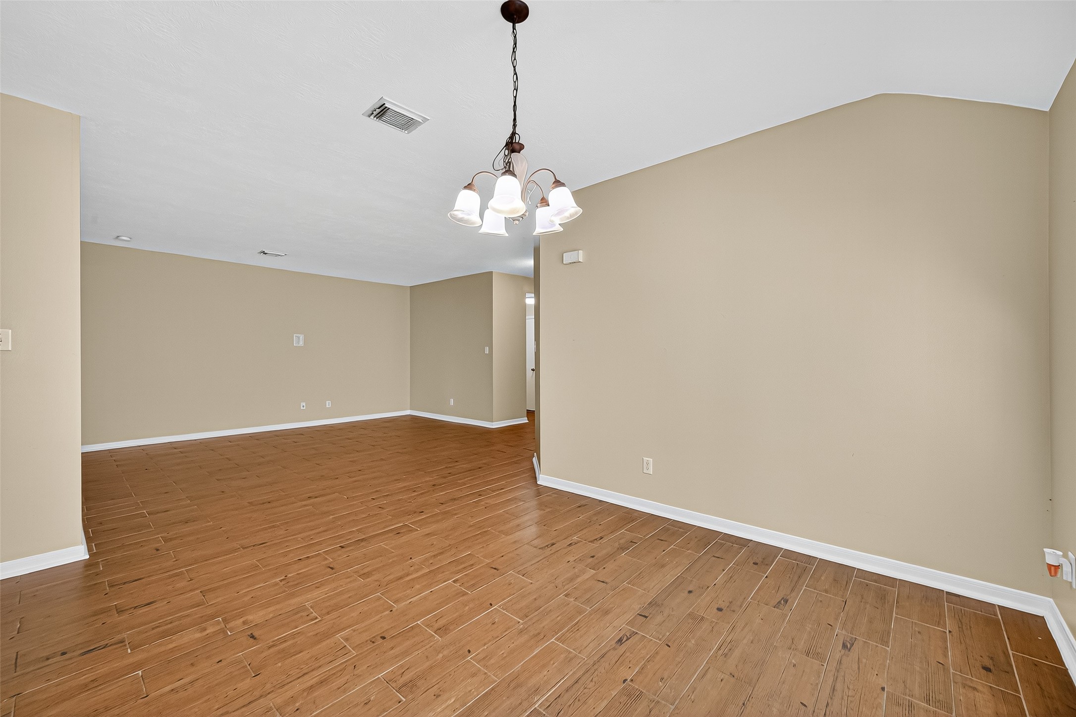 4630 Twisting Road Property Photo 10