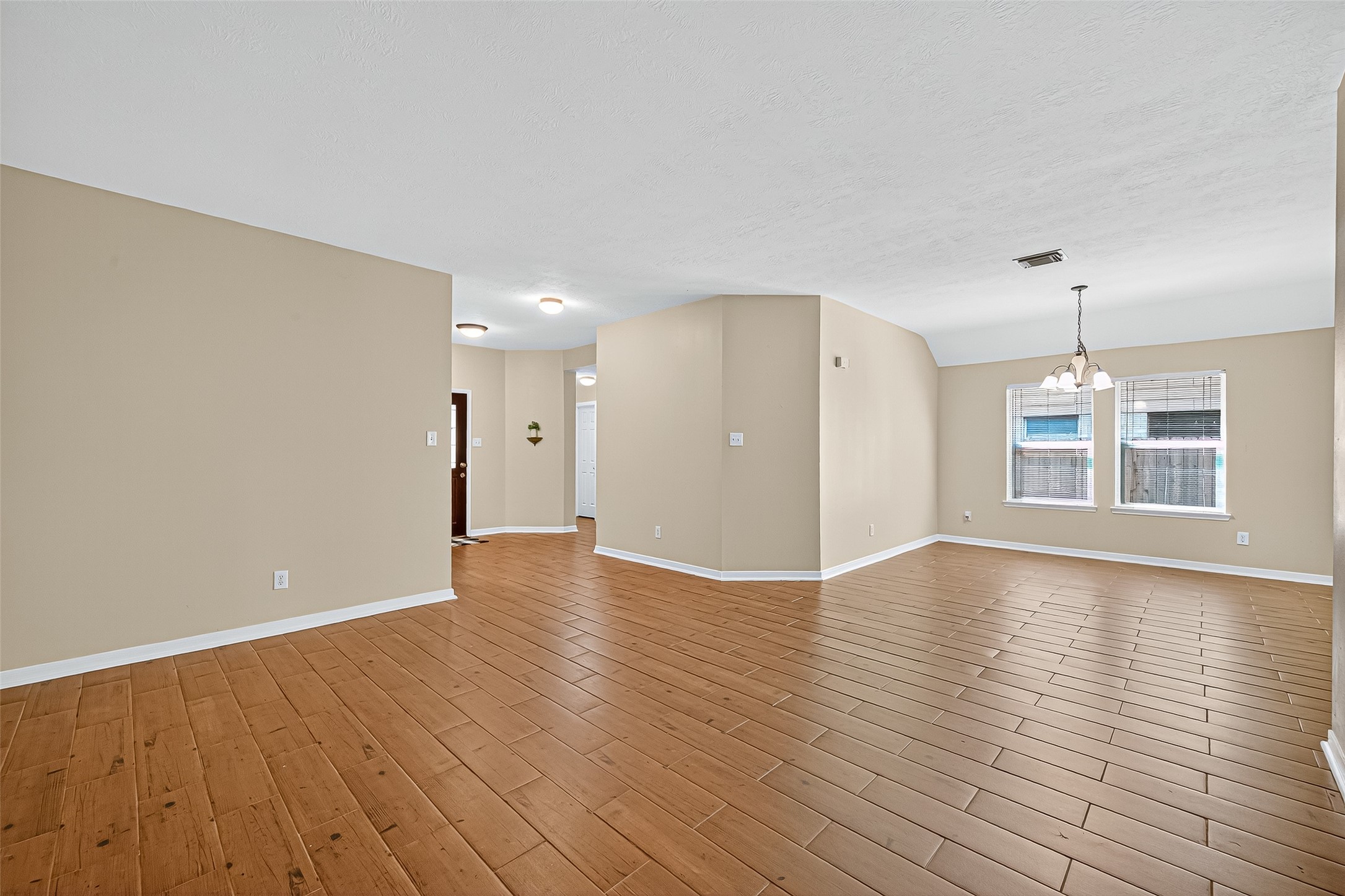 4630 Twisting Road Property Photo 13