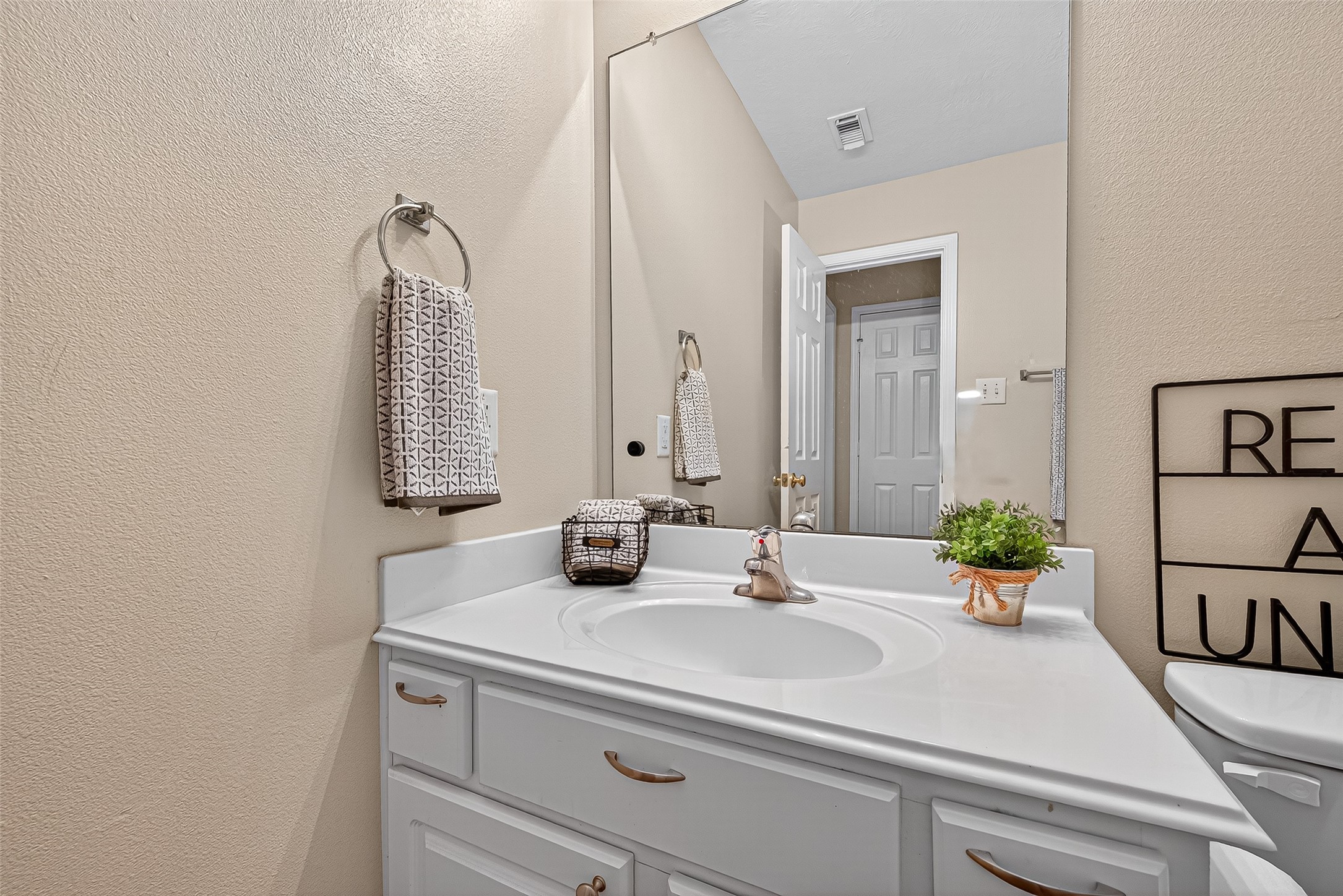 4630 Twisting Road Property Photo 43