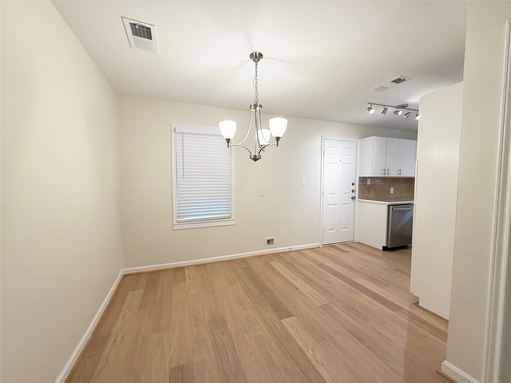 8 Piney Way Property Photo 5