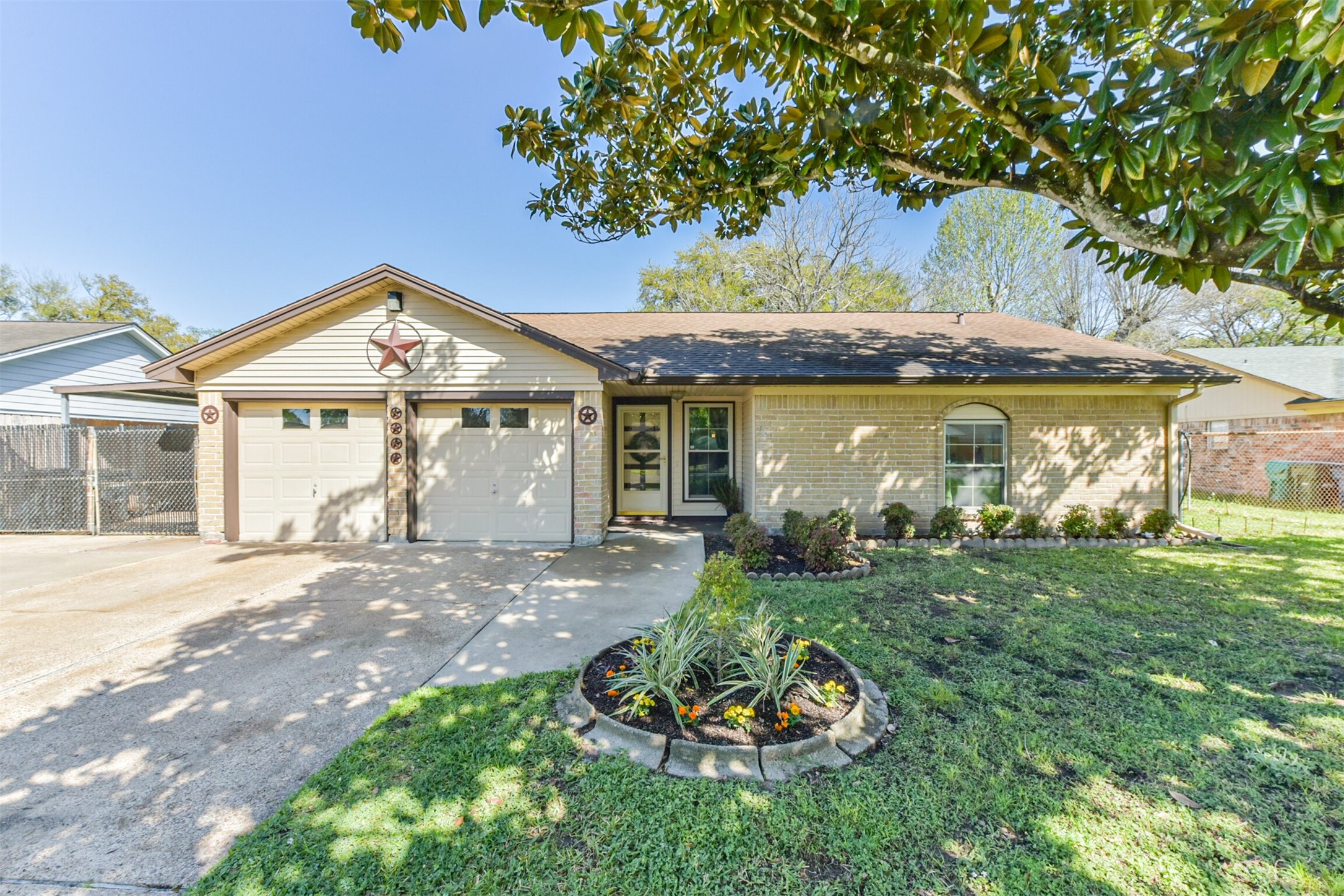 12938 Dermott Drive Property Photo
