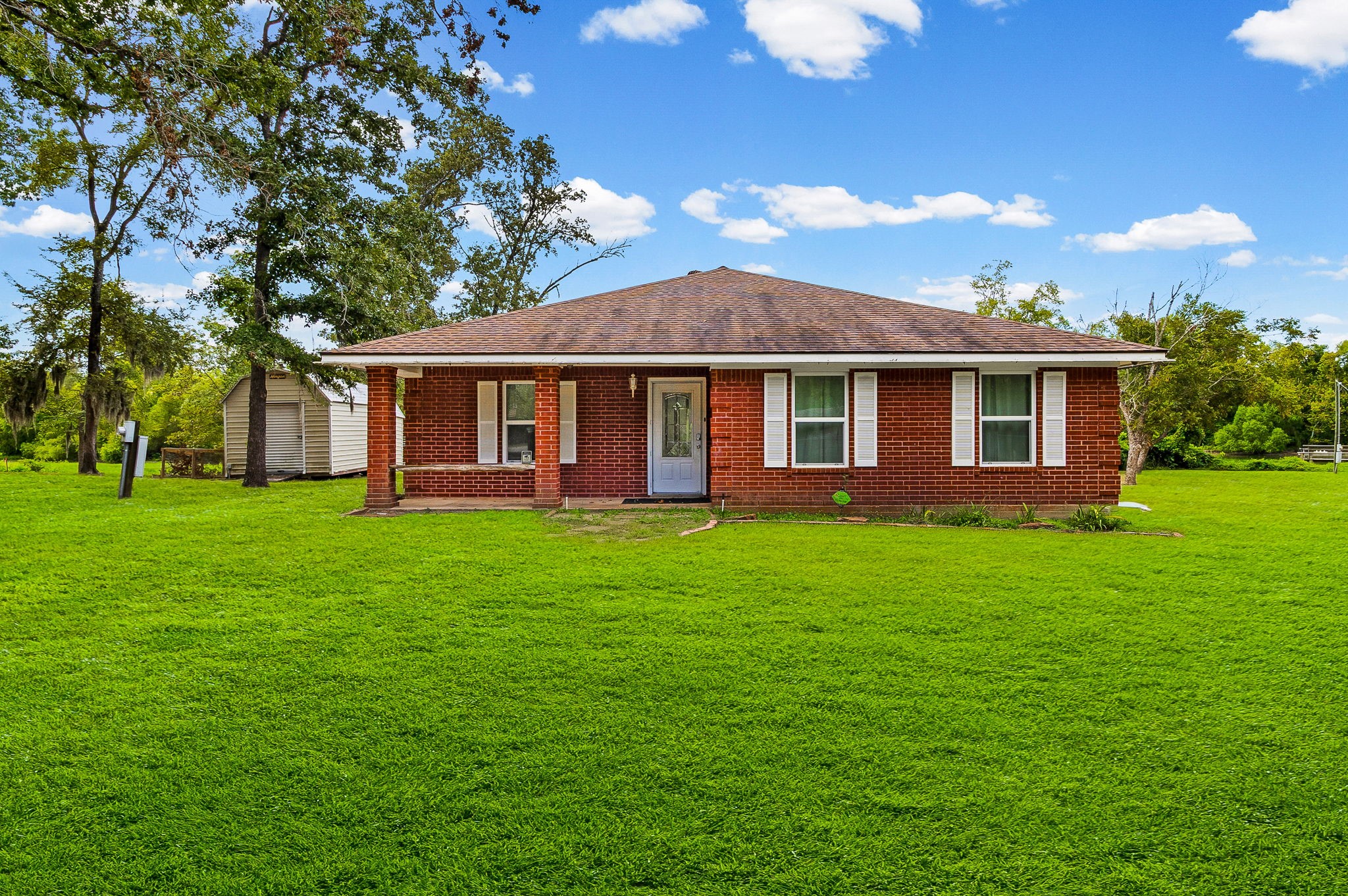 361 S Lakeside Drive Property Photo 3
