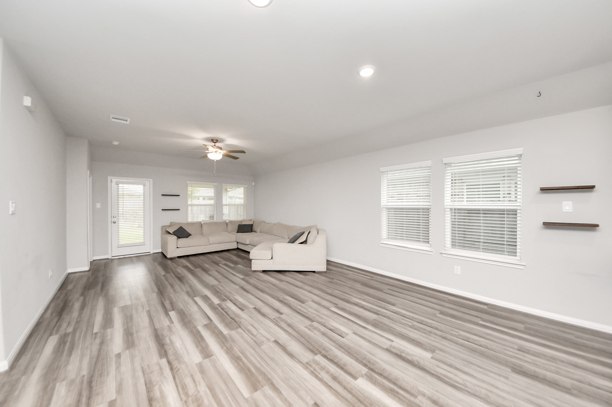 518 Ellwood Terrace Lane Property Photo 12